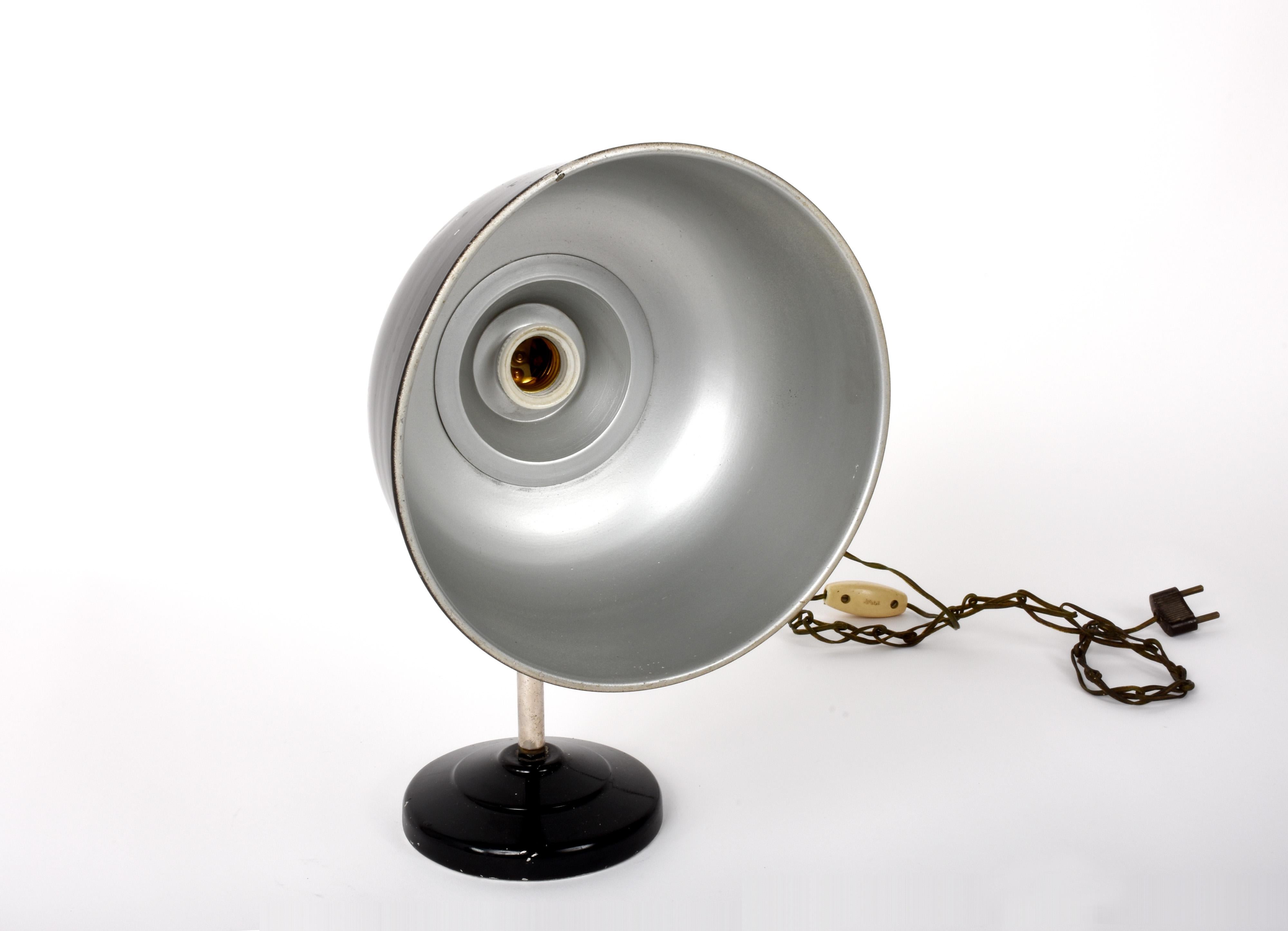 Lampe de bureau italienne industrielle réglable en métal émaillé noir, années 1940 en vente 8