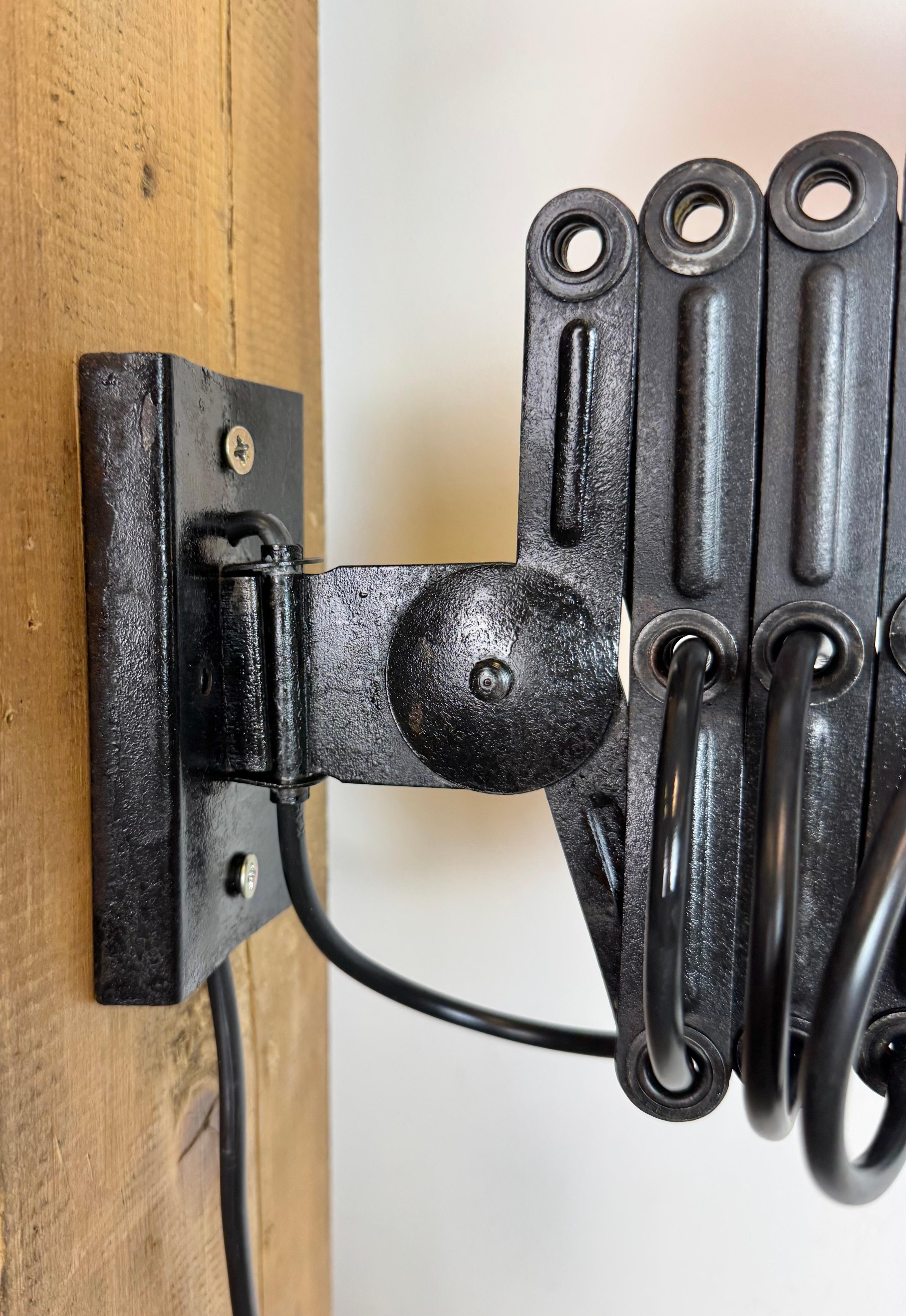 Applique industrielle noire à ciseaux, années 1950 en vente 5
