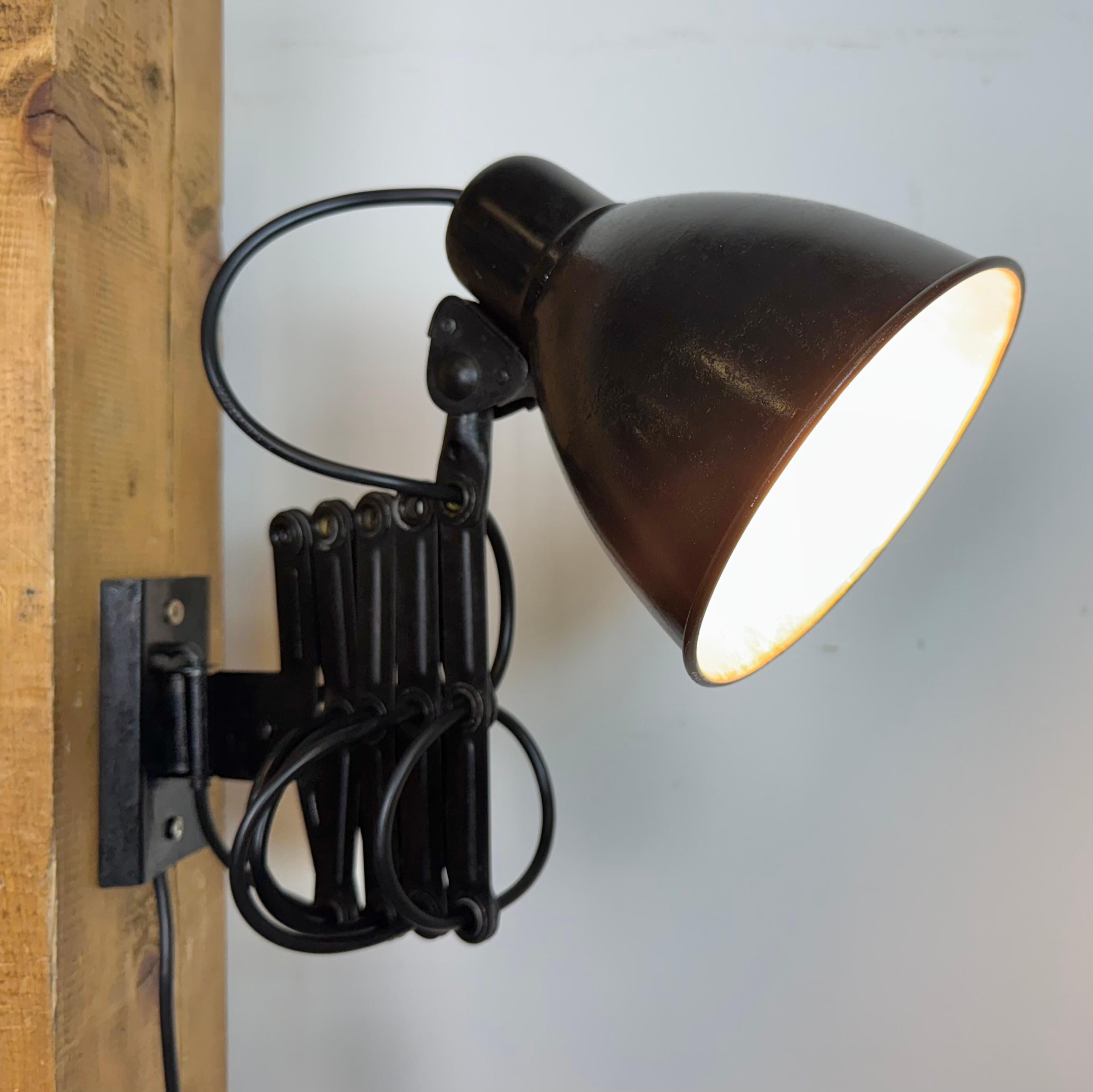 Applique industrielle noire à ciseaux, années 1950 en vente 8