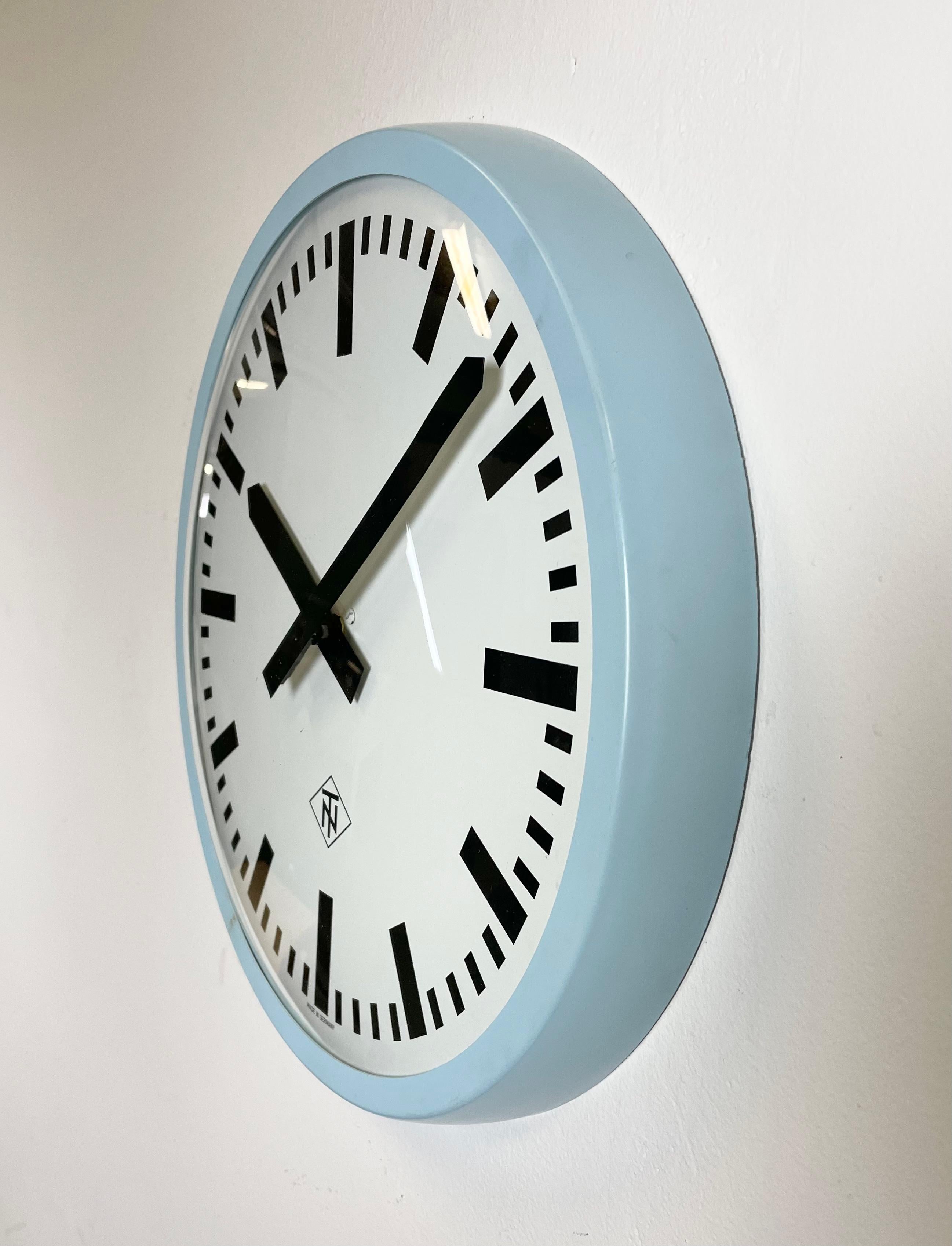 Industrial Blue Bakelite Wall Clock from TN, 1960s In Good Condition In Kojetice, CZ