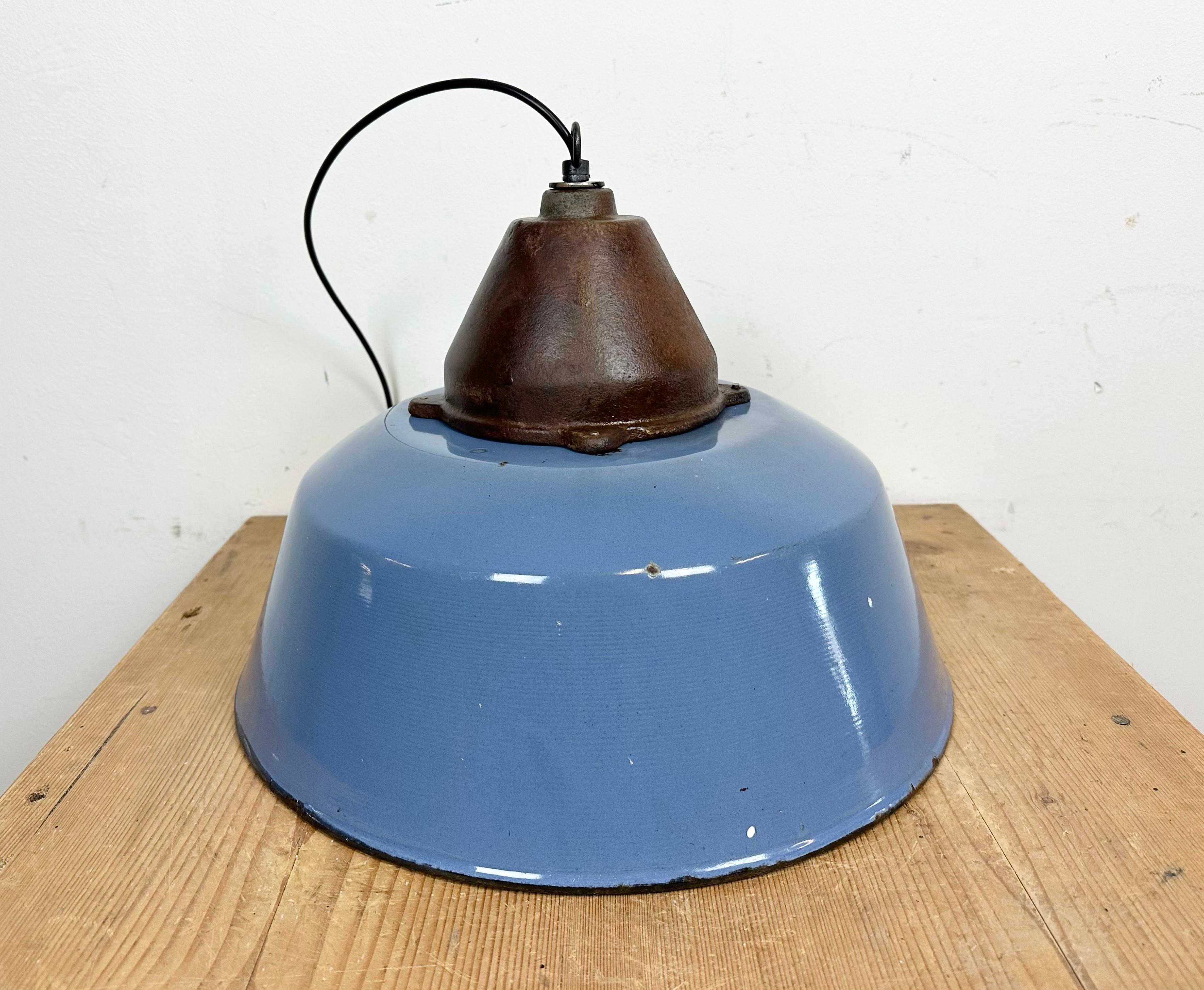 Industrial Blue Enamel and Cast Iron Pendant Light, 1960s For Sale 7