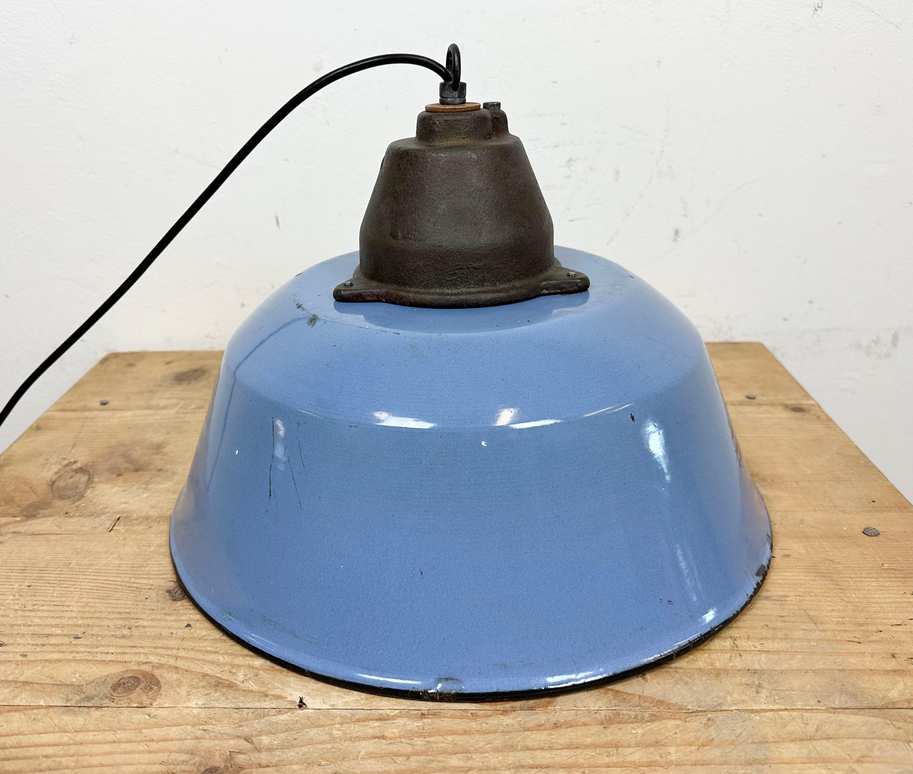 Industrial Blue Enamel and Cast Iron Pendant Light, 1960s For Sale 10