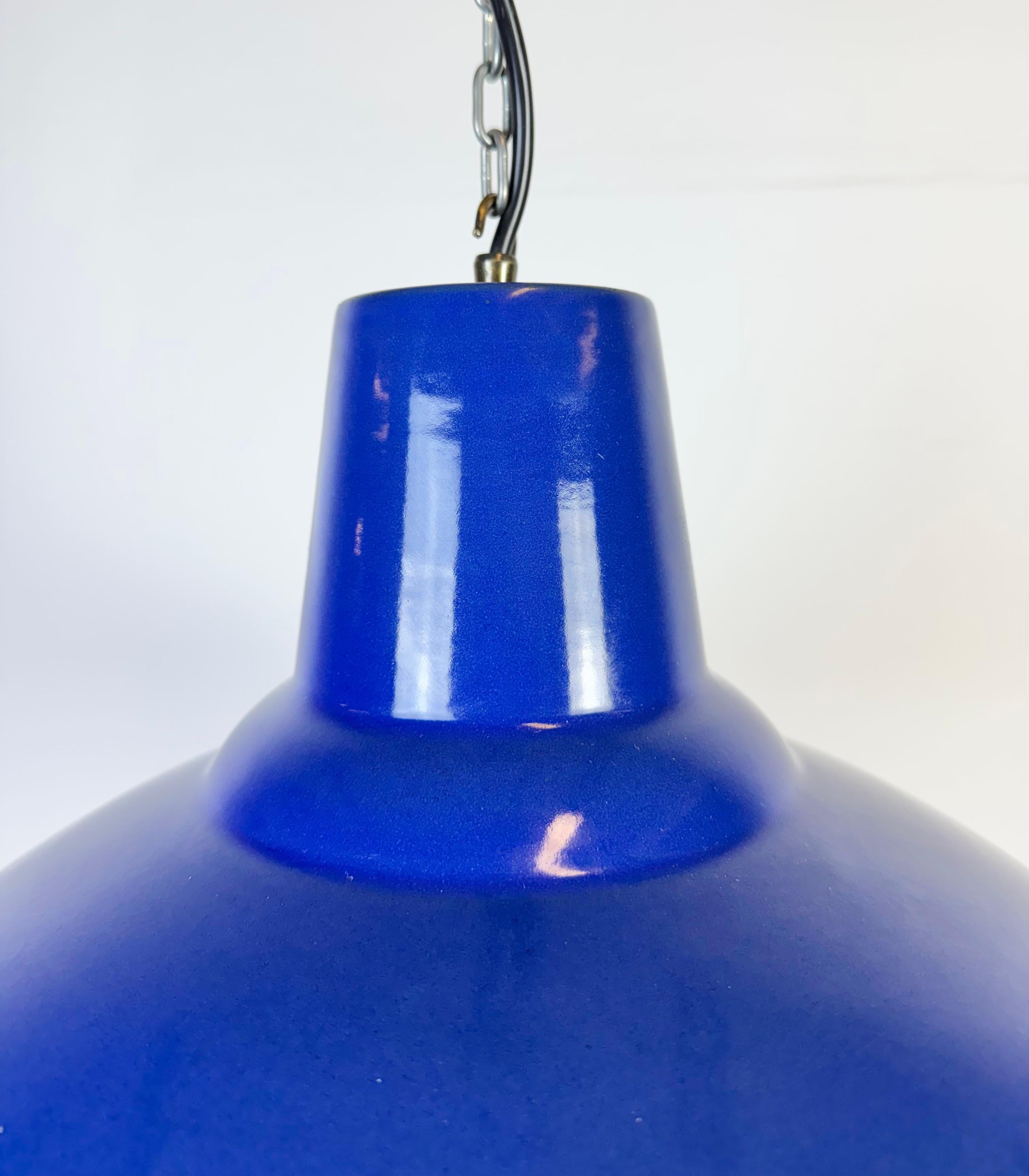 Britannico Lampada a sospensione industriale di fabbrica con smalto blu, anni '60 in vendita