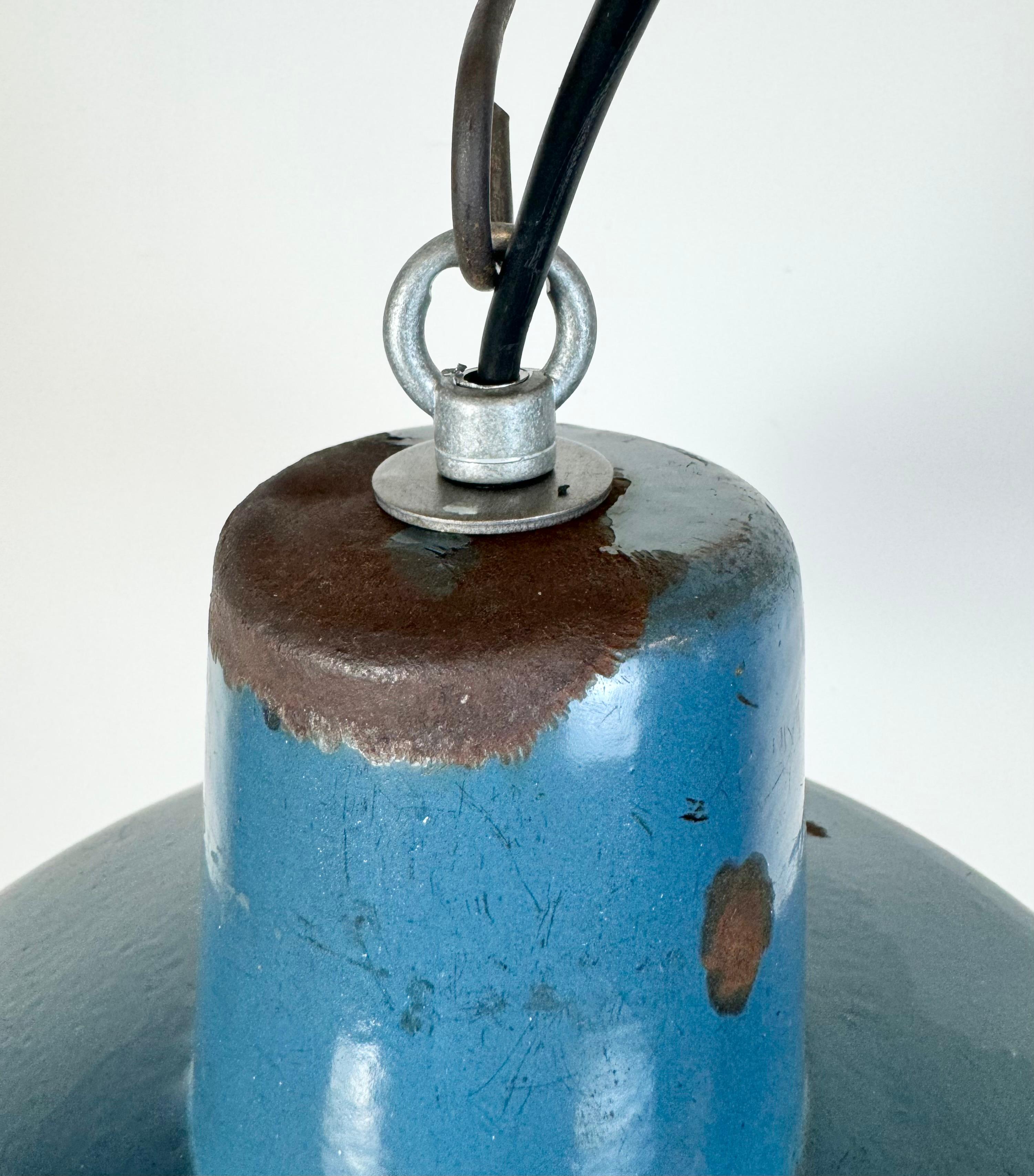 Smalto Lampada a sospensione industriale di fabbrica con smalto blu, anni '60 in vendita