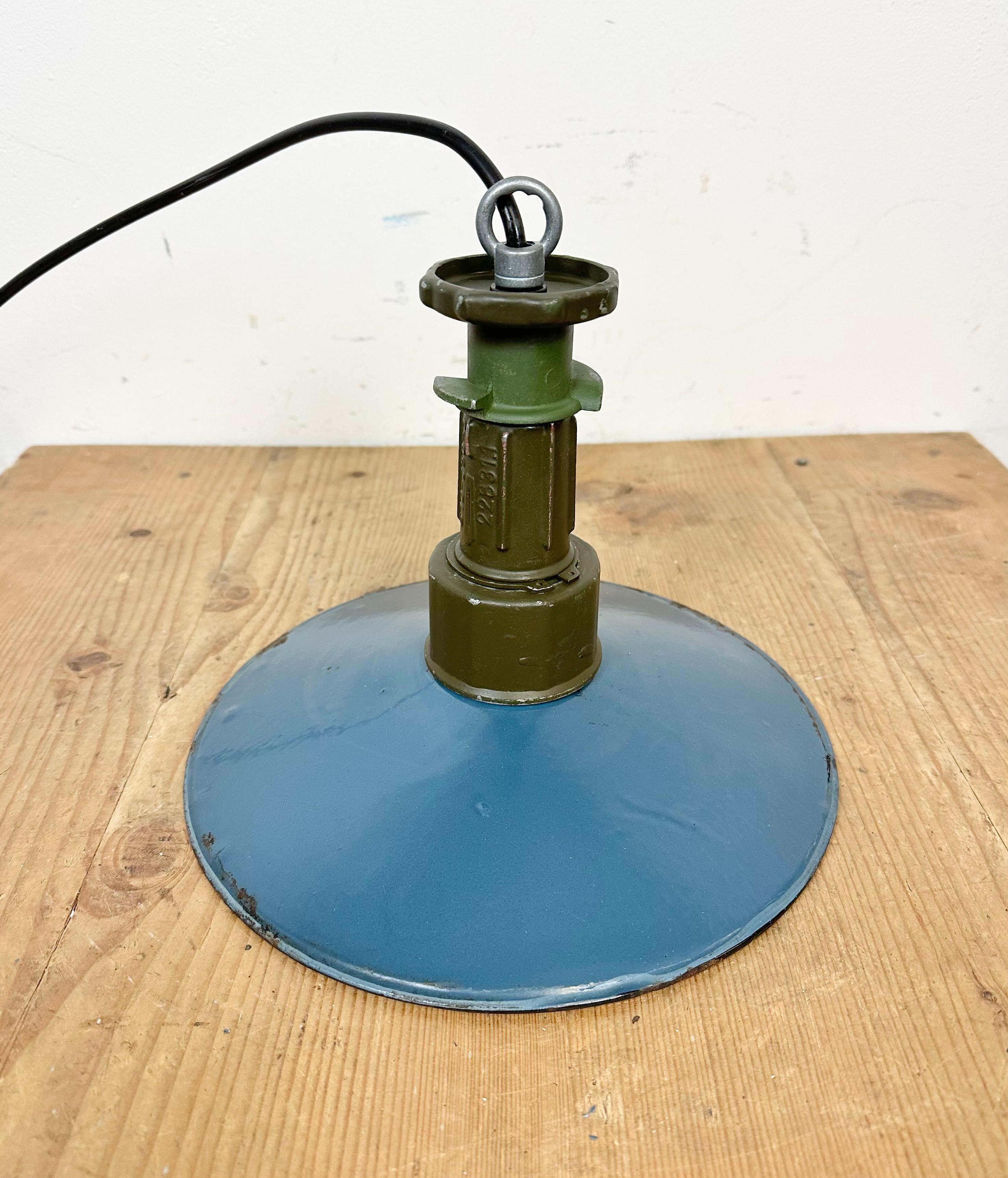 Industrial Blue Enamel Factory Pendant Lamp with Cast Aluminium Top, 1960s For Sale 5