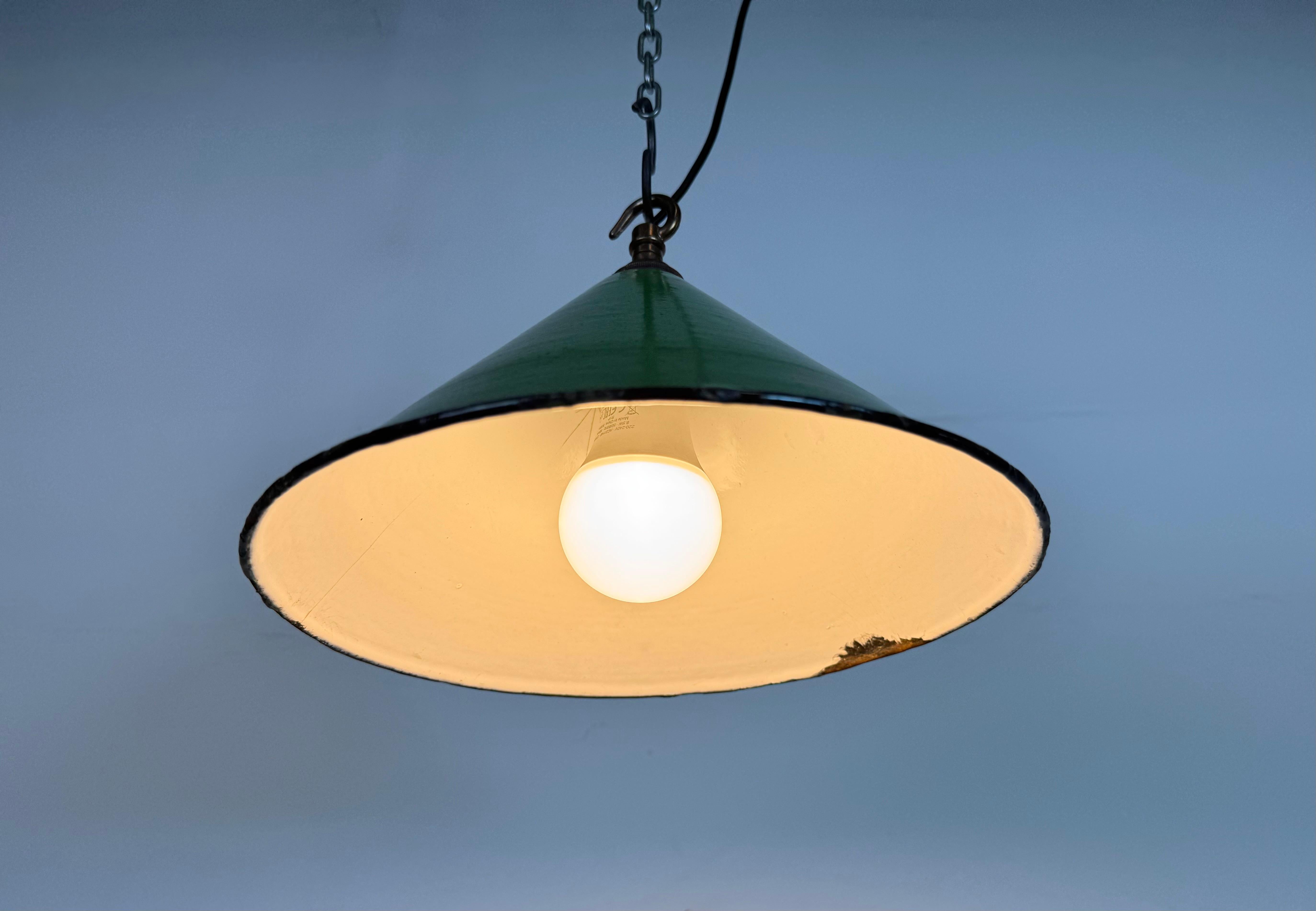 Industrial British Green Enamel Factory Pendant Lamp, 1950s For Sale 5