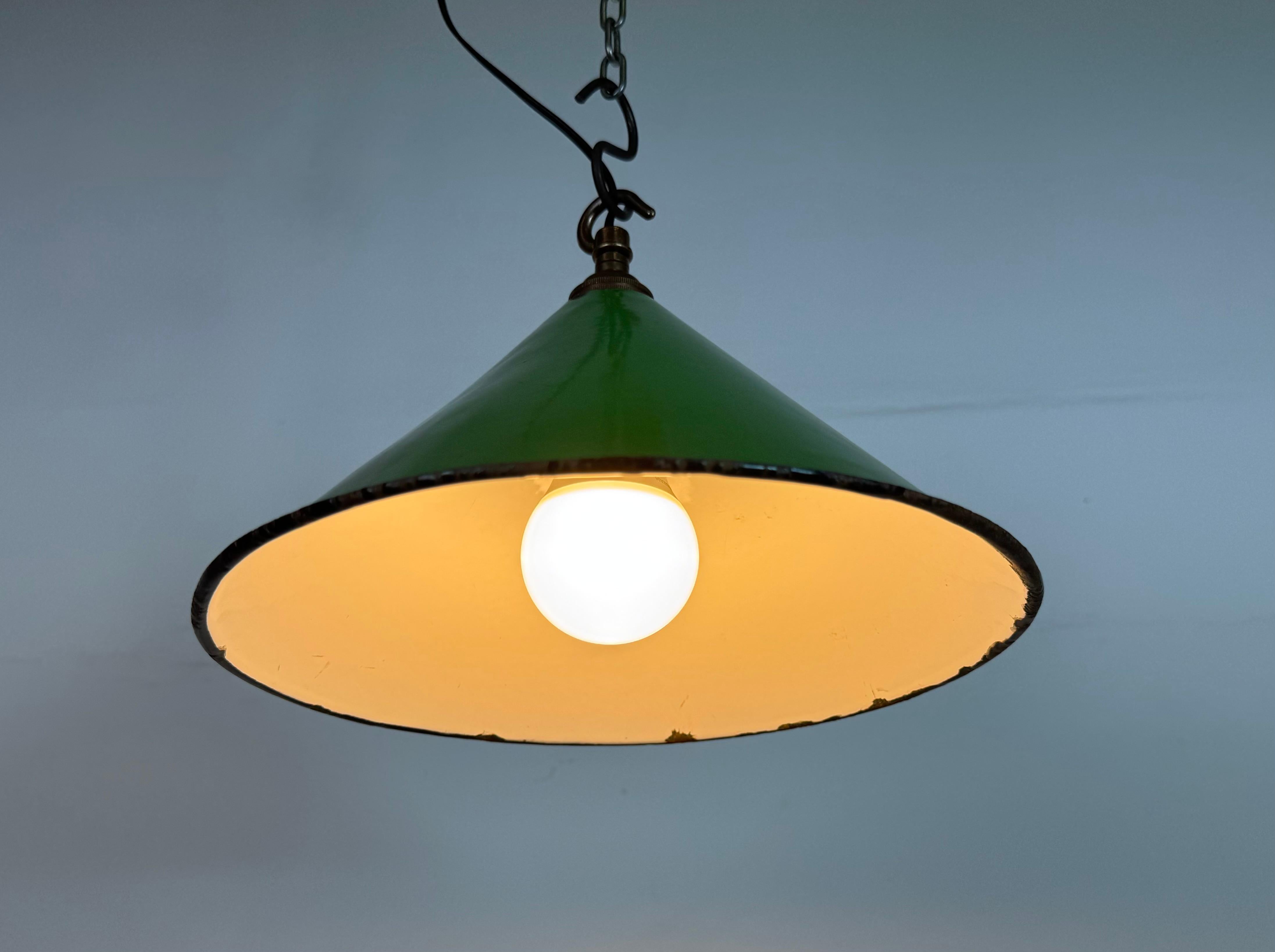 Industrial British Green Enamel Factory Pendant Lamp, 1950s For Sale 5