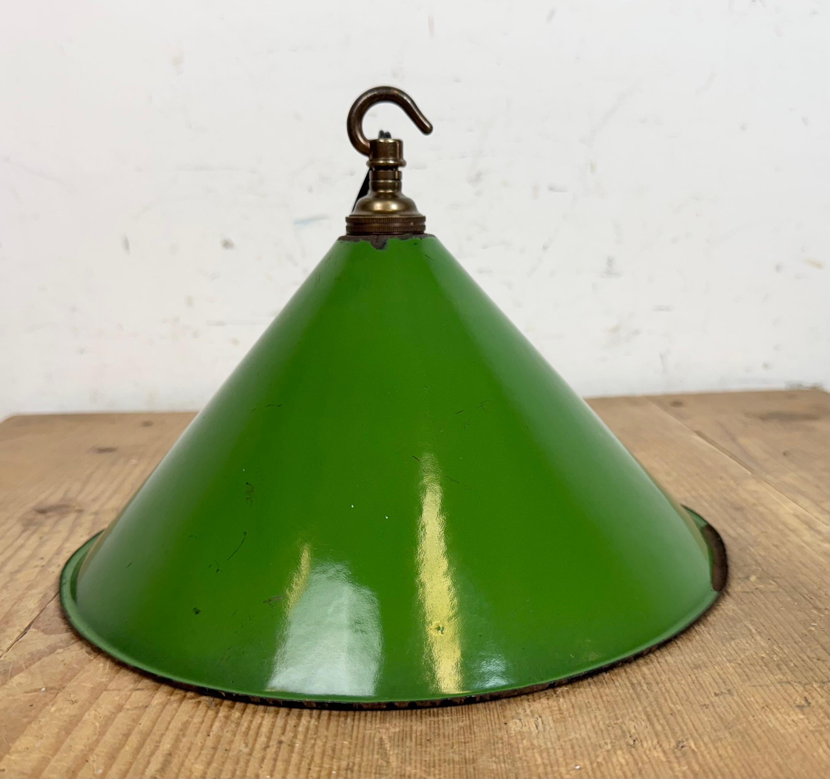 Industrial British Green Enamel Factory Pendant Lamp, 1950s For Sale 6