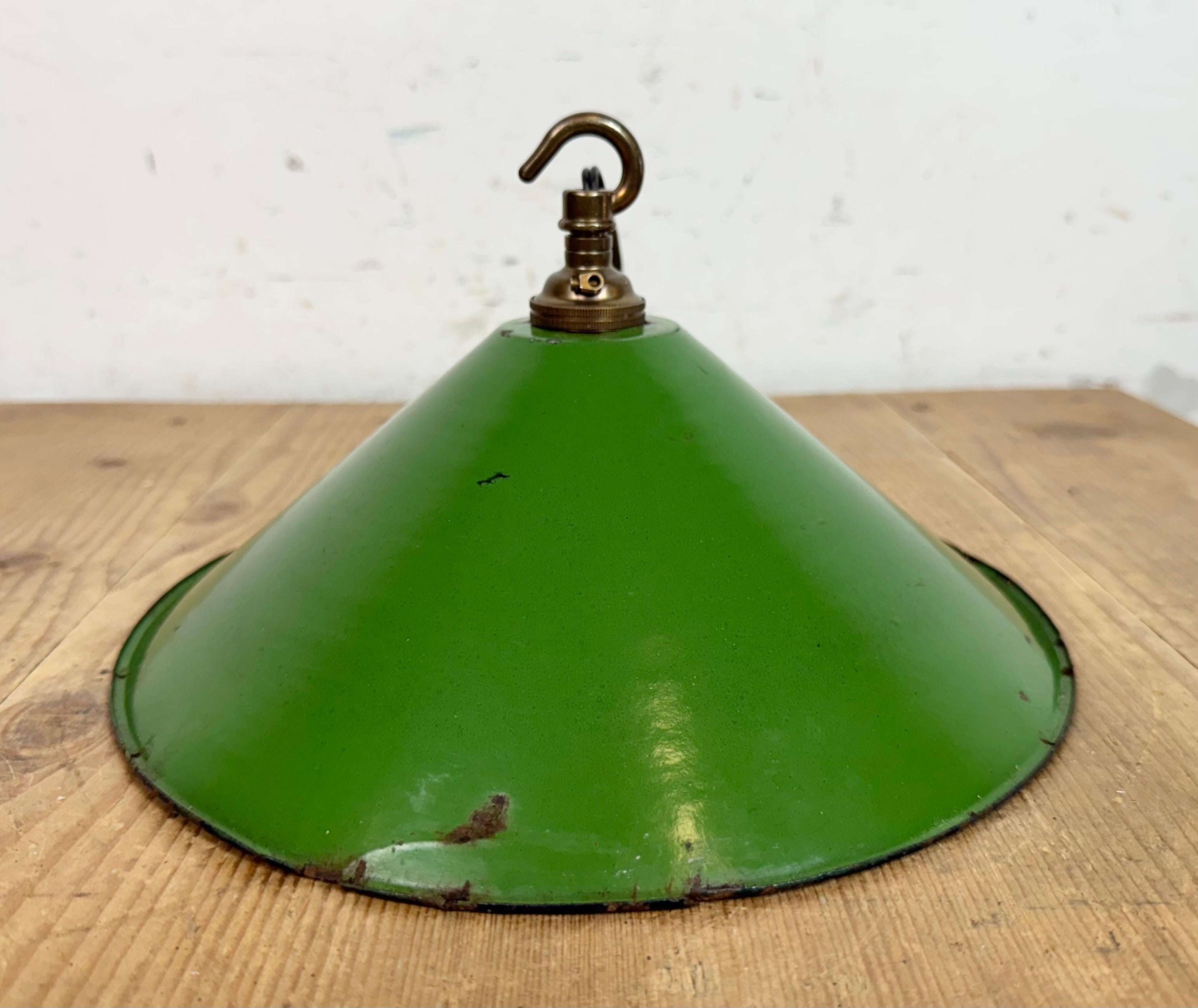 Industrial British Green Enamel Factory Pendant Lamp, 1950s For Sale 7