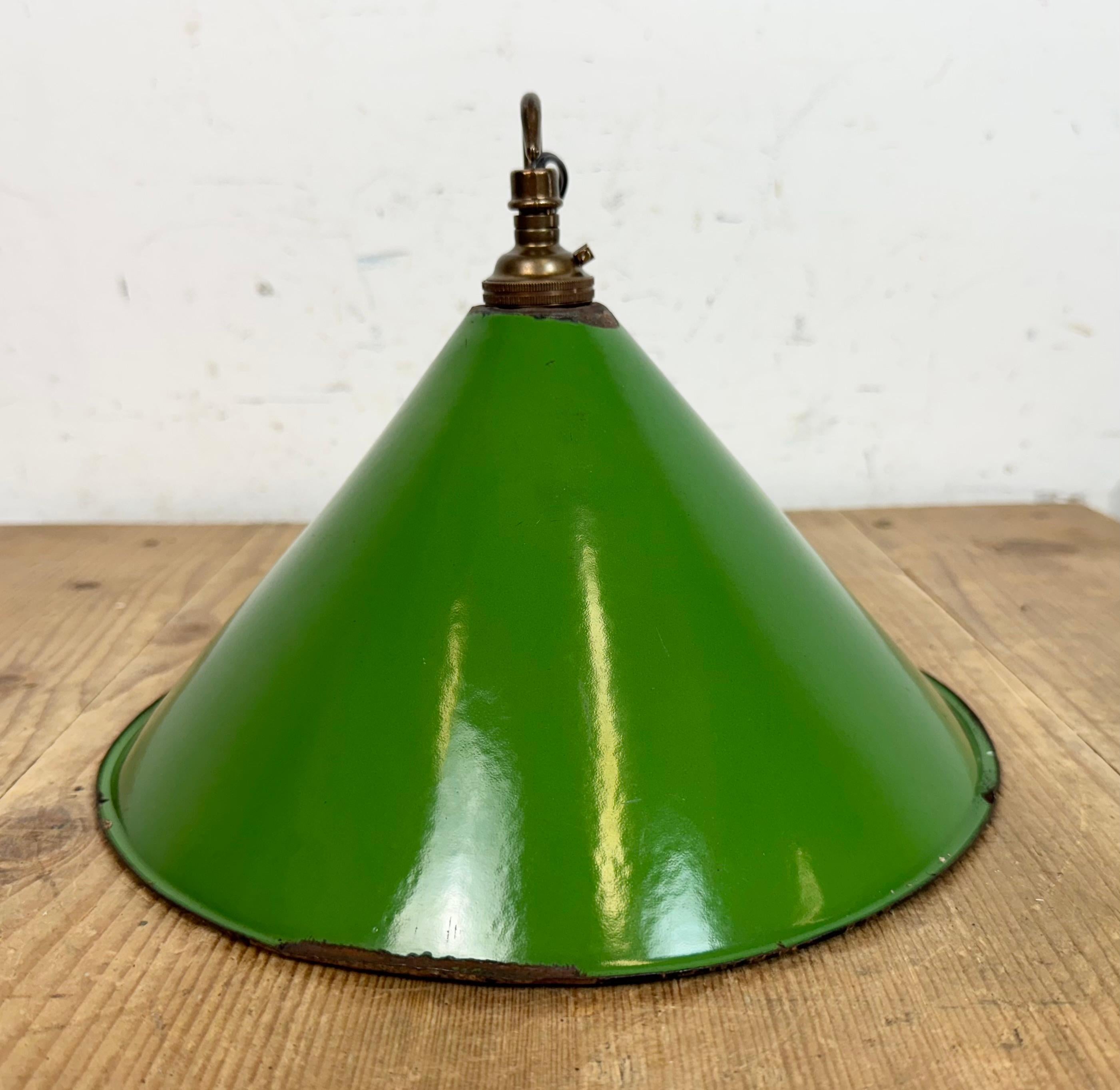 Industrial British Green Enamel Factory Pendant Lamp, 1950s For Sale 7