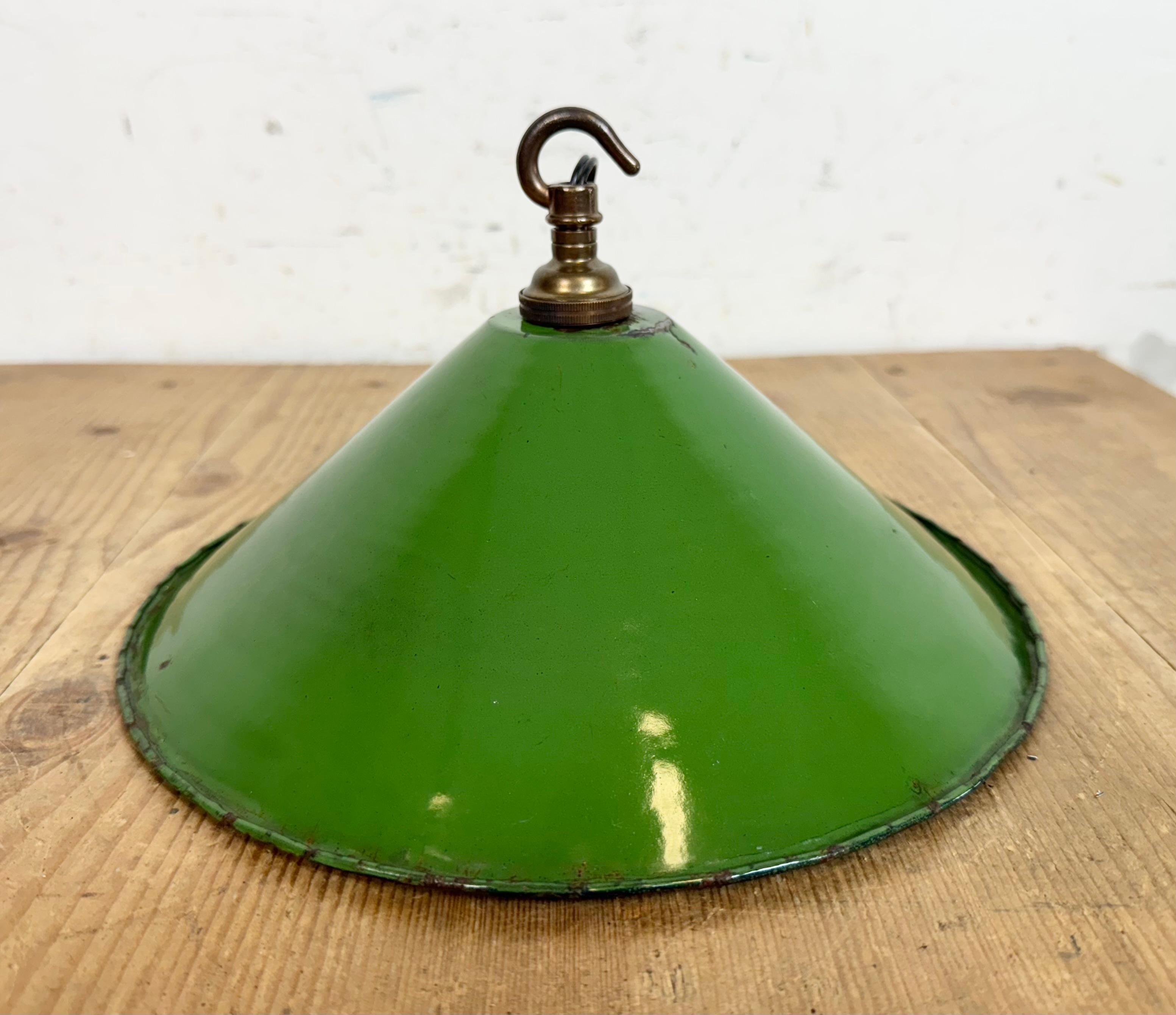 Industrial British Green Enamel Factory Pendant Lamp, 1950s For Sale 8