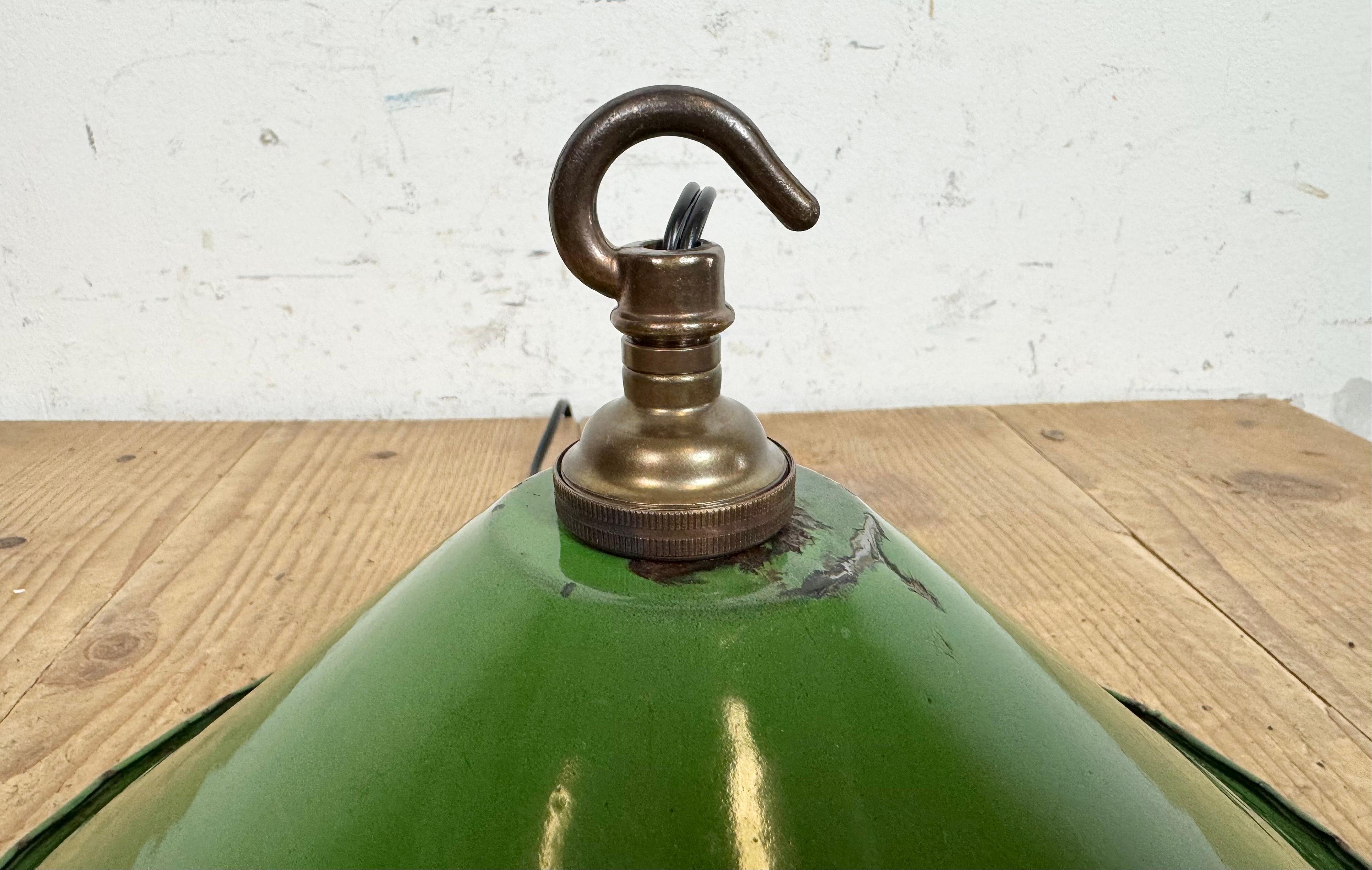 Industrial British Green Enamel Factory Pendant Lamp, 1950s For Sale 9