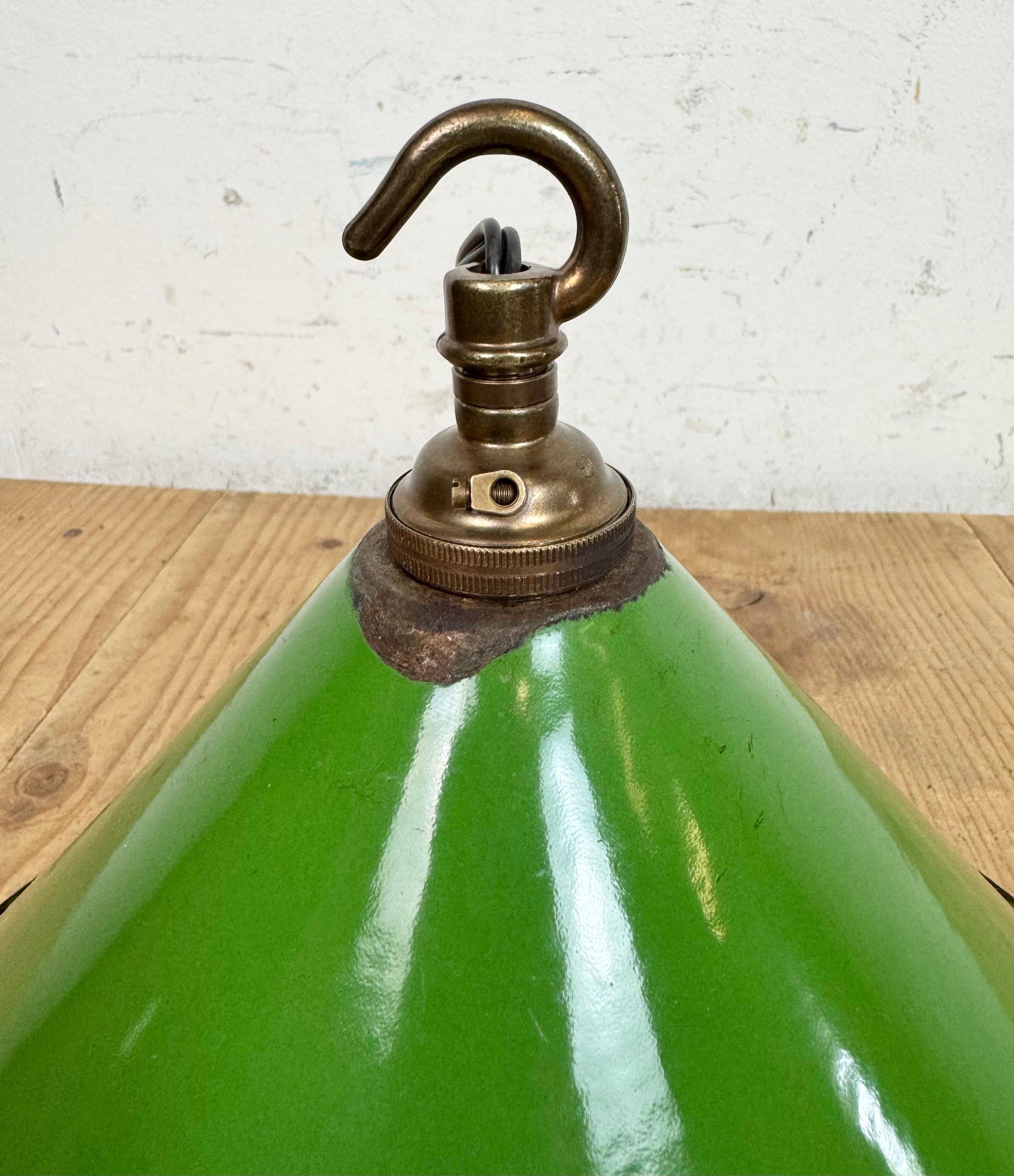 Industrial British Green Enamel Factory Pendant Lamp, 1950s For Sale 9