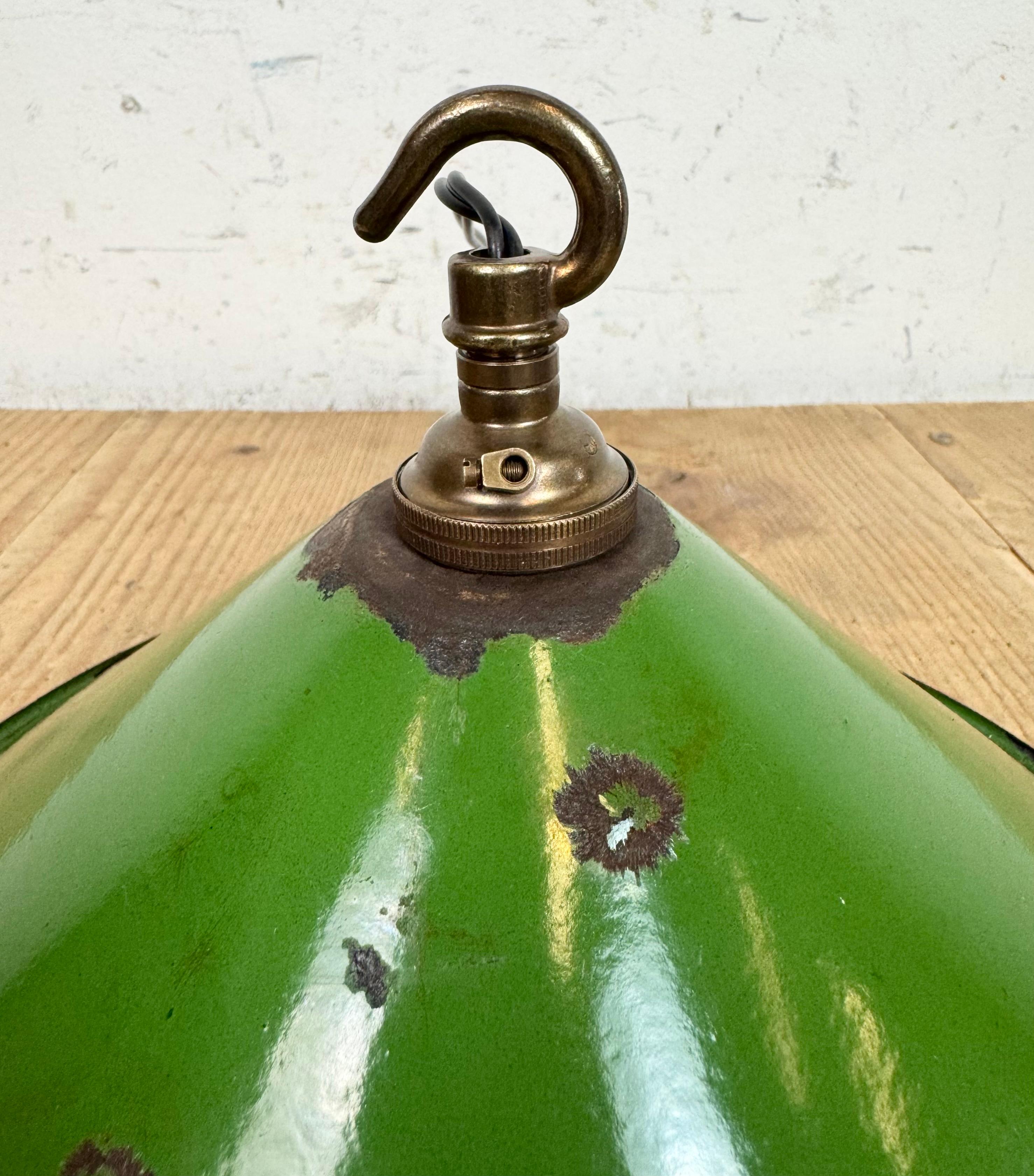 Industrial British Green Enamel Factory Pendant Lamp, 1950s For Sale 9