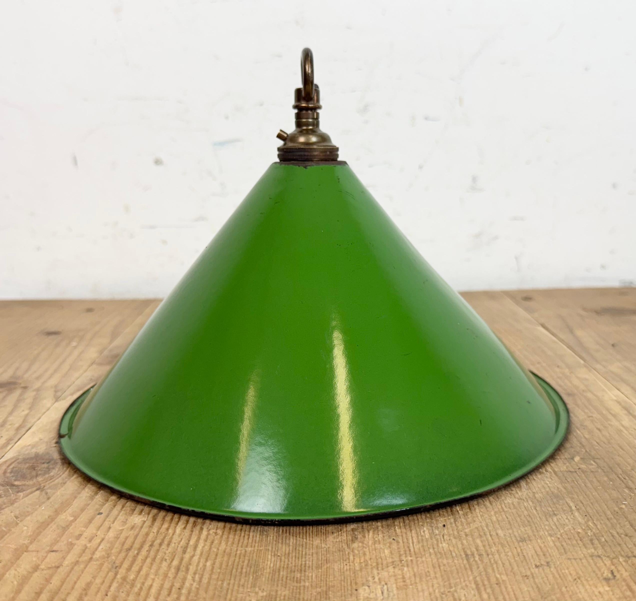 Industrial British Green Enamel Factory Pendant Lamp, 1950s For Sale 10