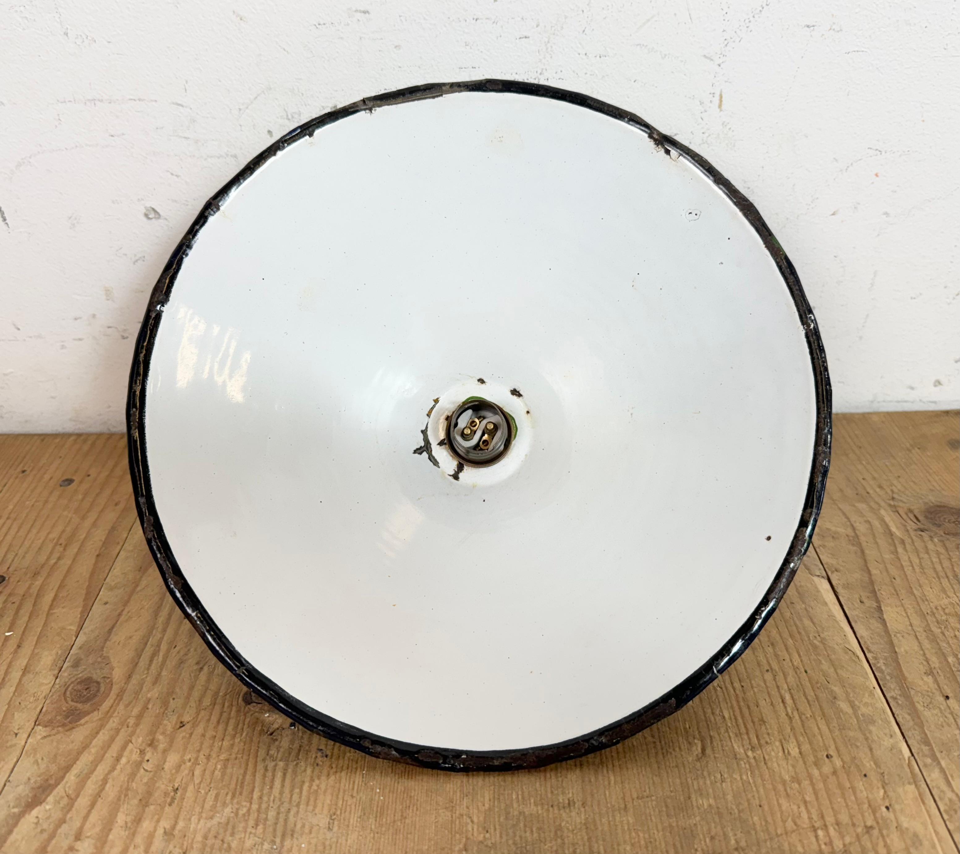 Industrial British Green Enamel Factory Pendant Lamp, 1950s For Sale 11
