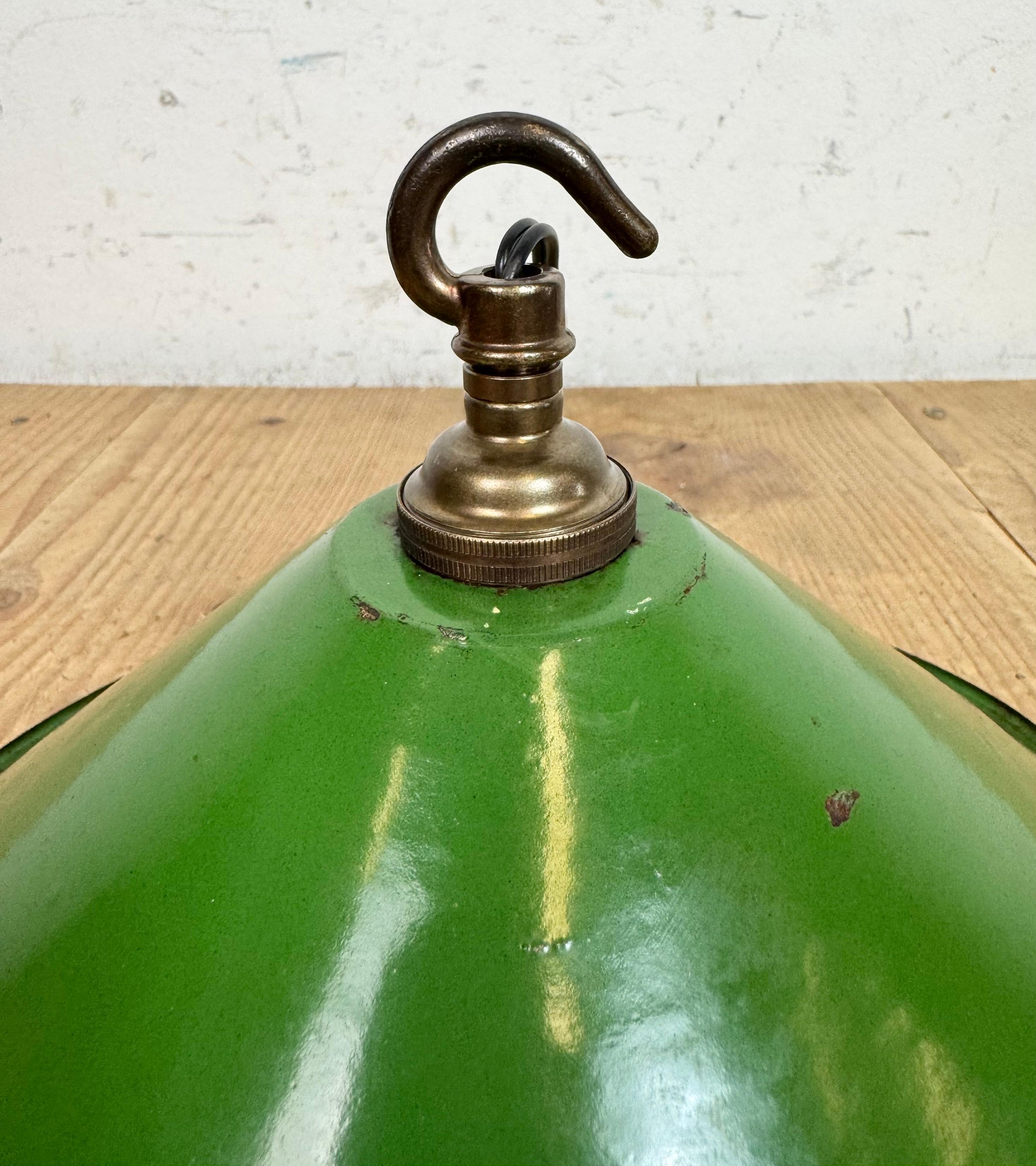 Industrial British Green Enamel Factory Pendant Lamp, 1950s For Sale 11