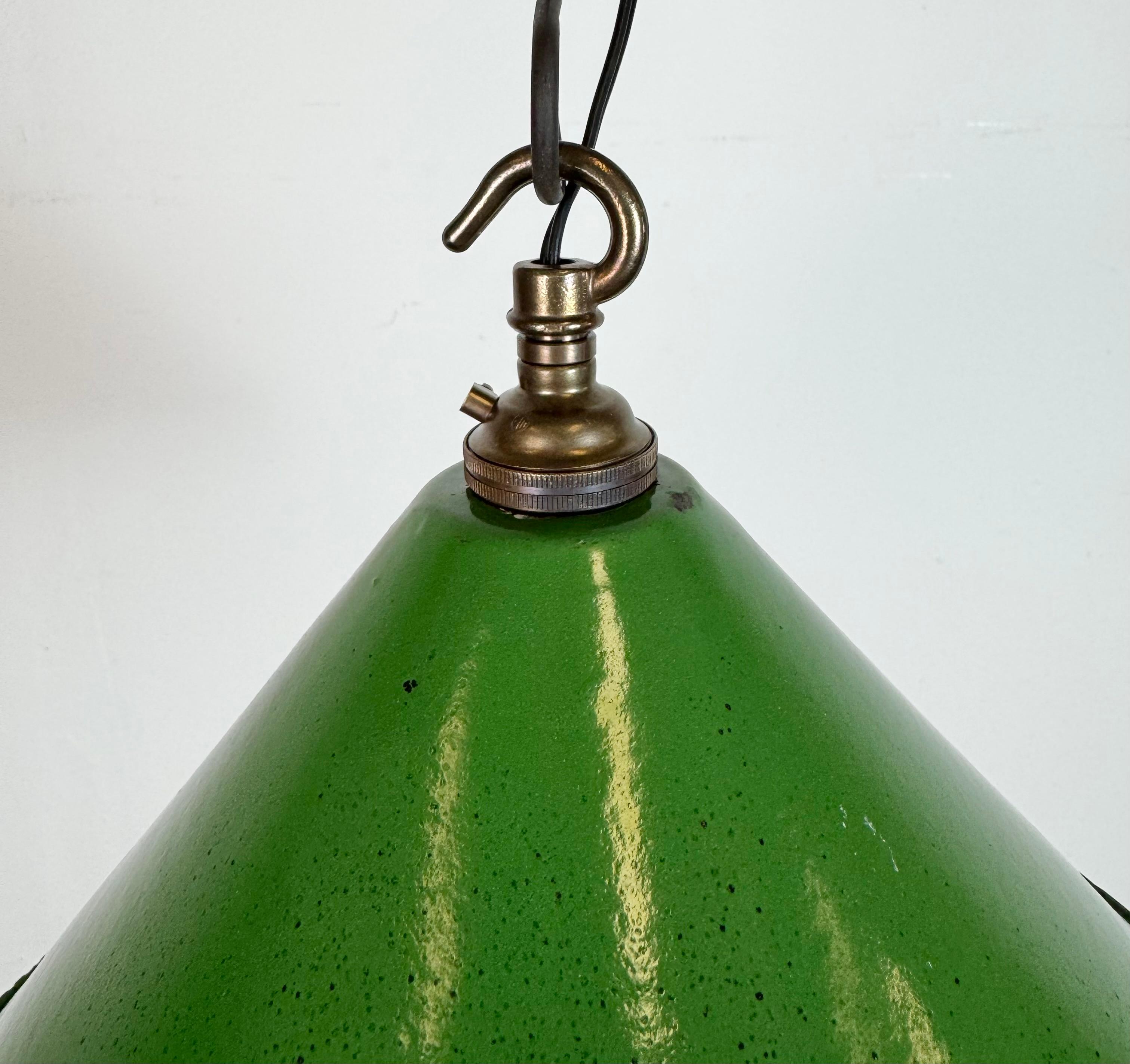 20th Century Industrial British Green Enamel Factory Pendant Lamp, 1950s For Sale