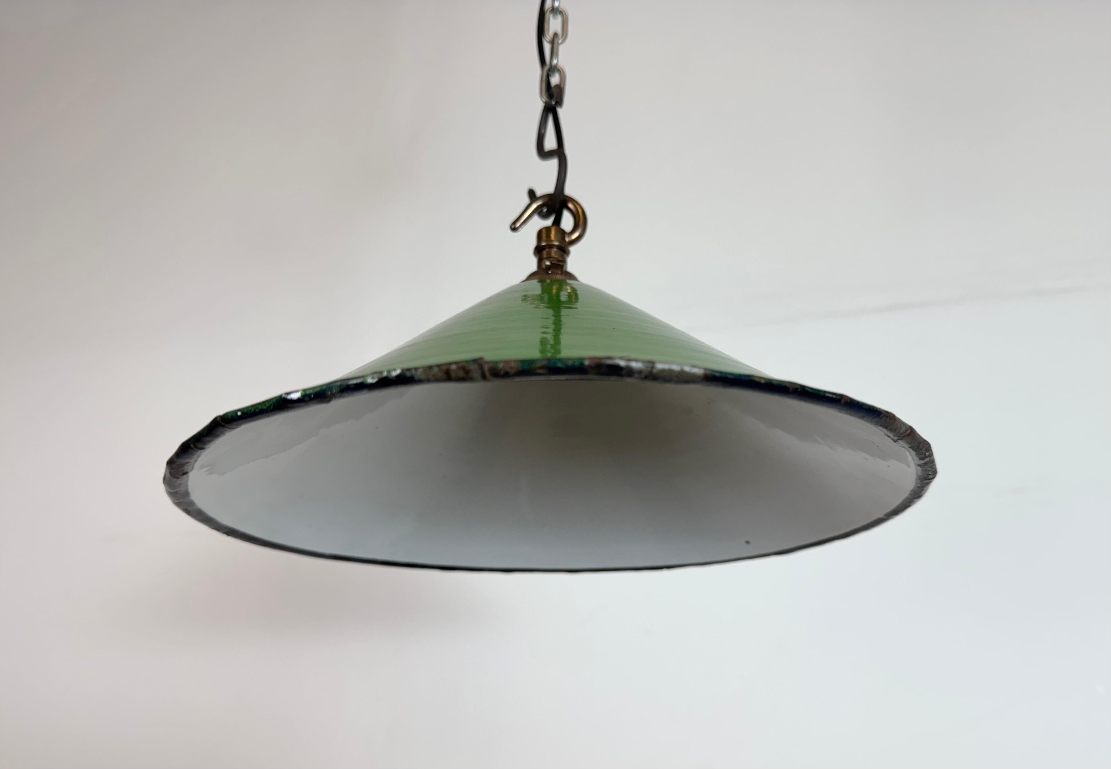 Industrial British Green Enamel Factory Pendant Lamp, 1950s For Sale 1