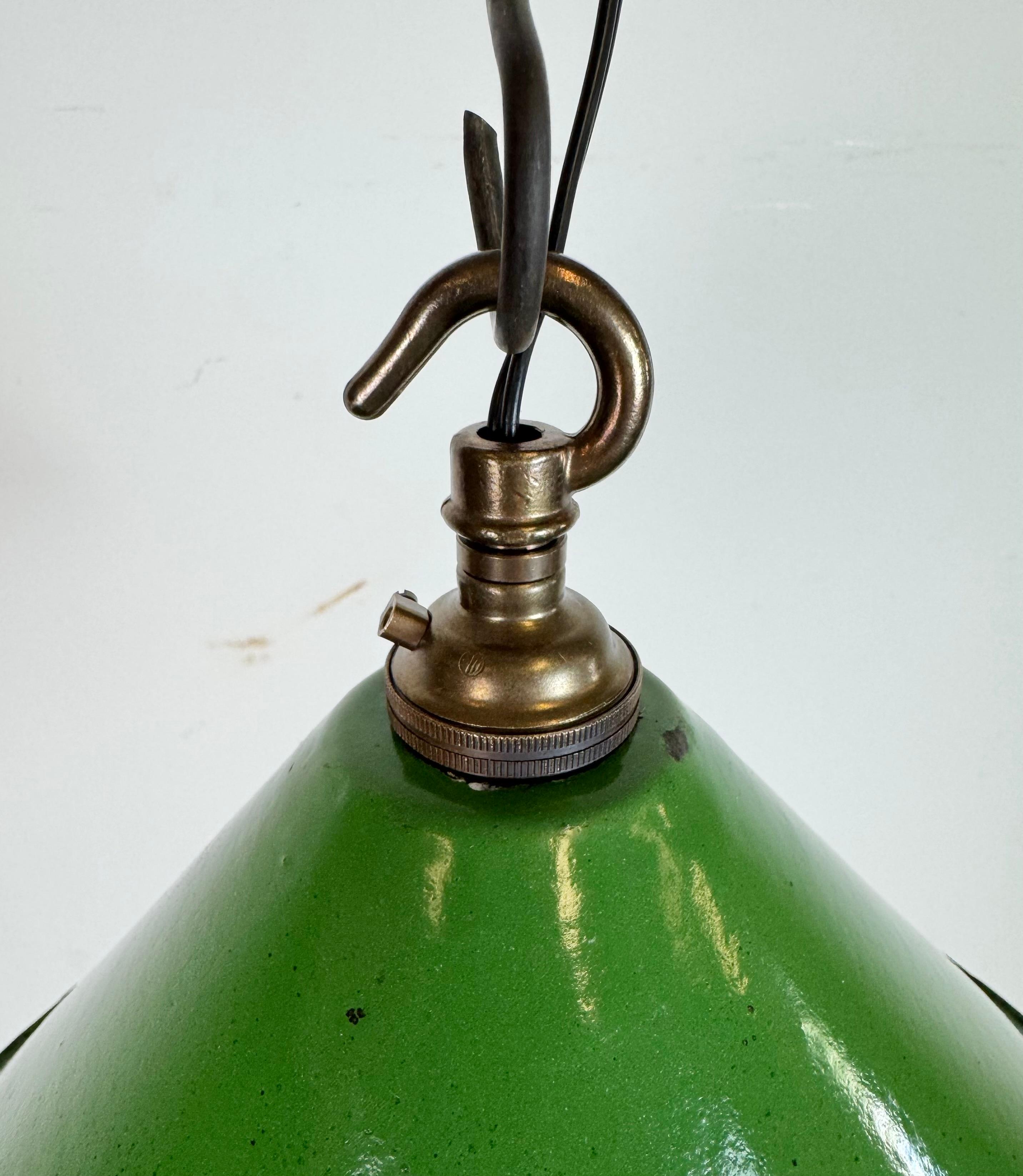 Industrial British Green Enamel Factory Pendant Lamp, 1950s For Sale 3