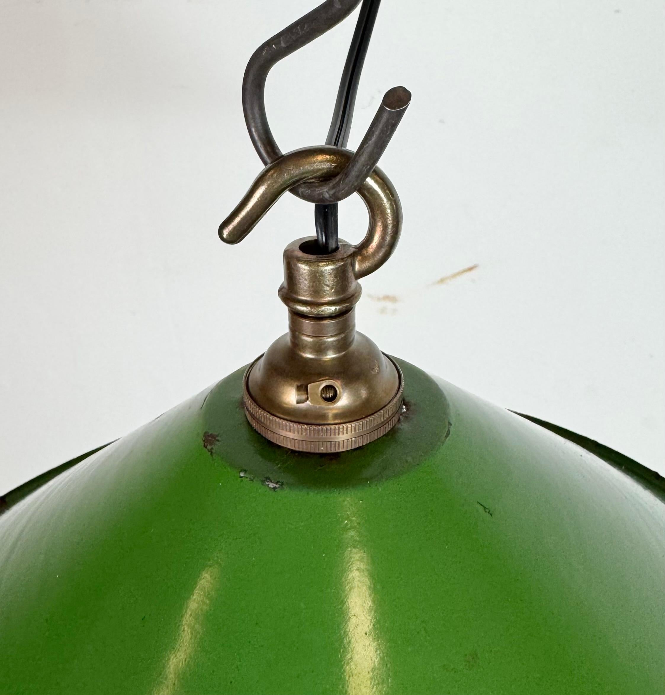 Industrial British Green Enamel Factory Pendant Lamp, 1950s For Sale 3