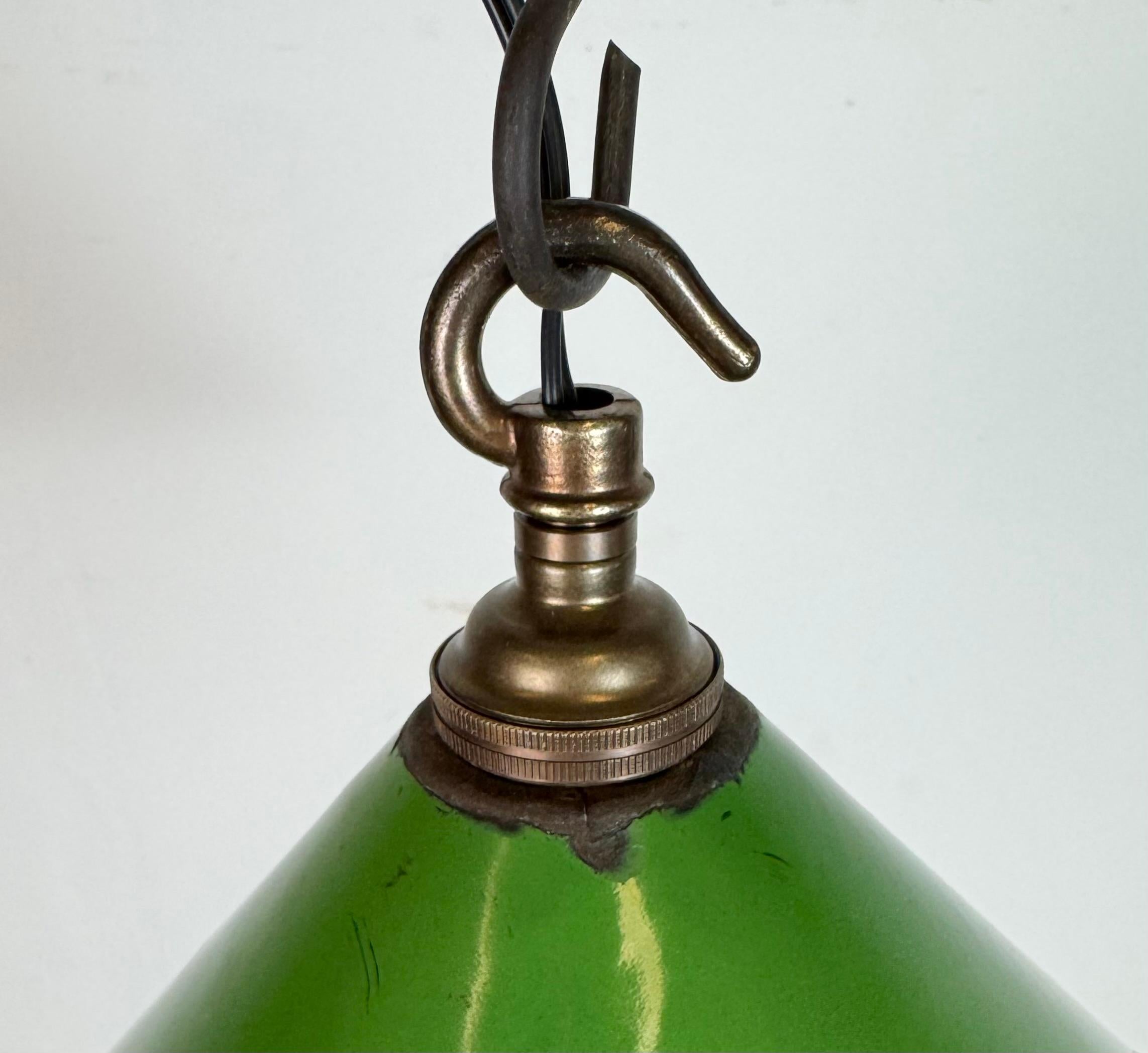 Industrial British Green Enamel Factory Pendant Lamp, 1950s For Sale 3