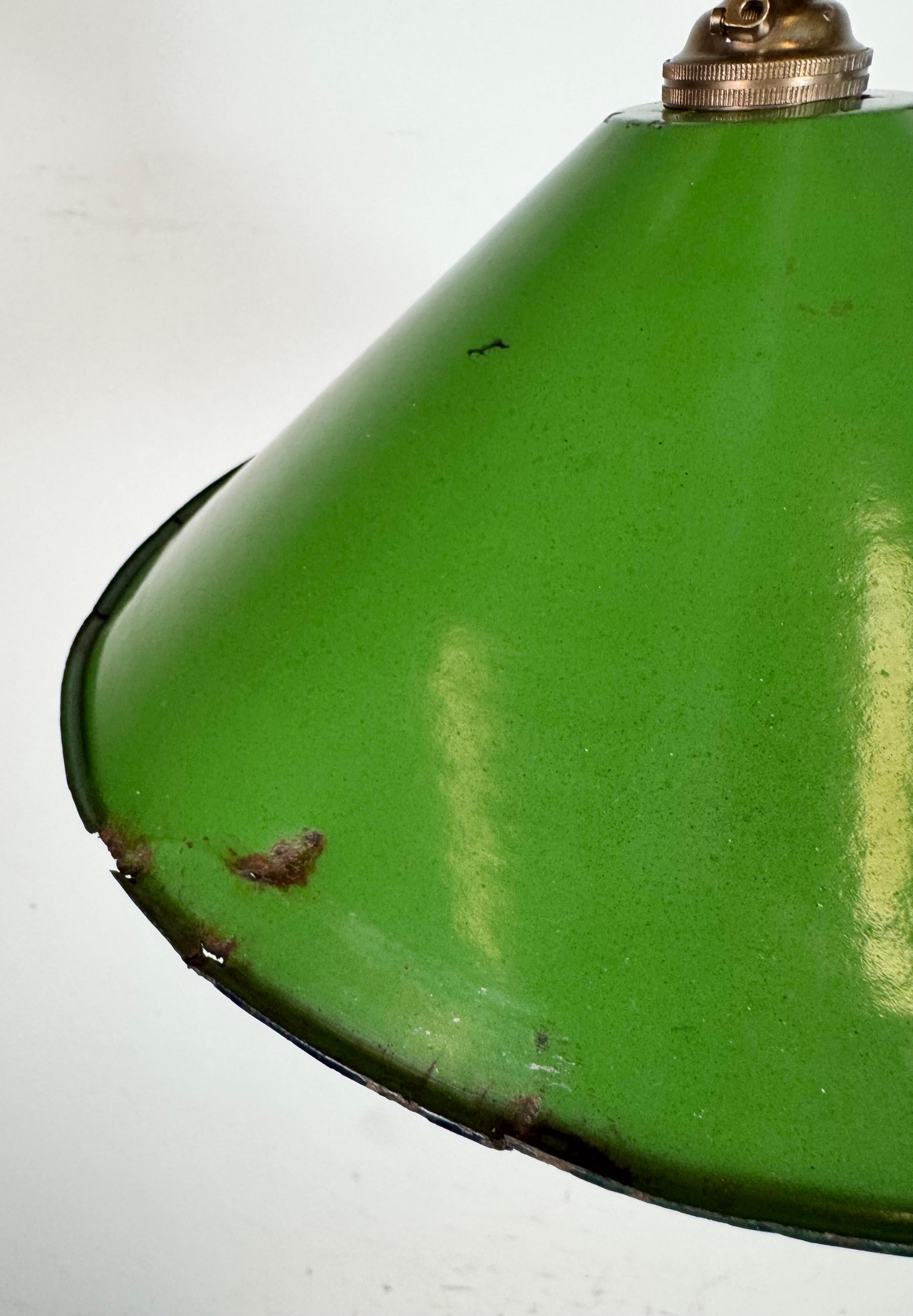Industrial British Green Enamel Factory Pendant Lamp, 1950s For Sale 4
