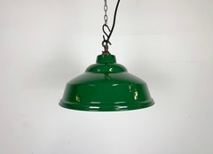 Lampada a sospensione industriale britannica a smalto verde, anni '60