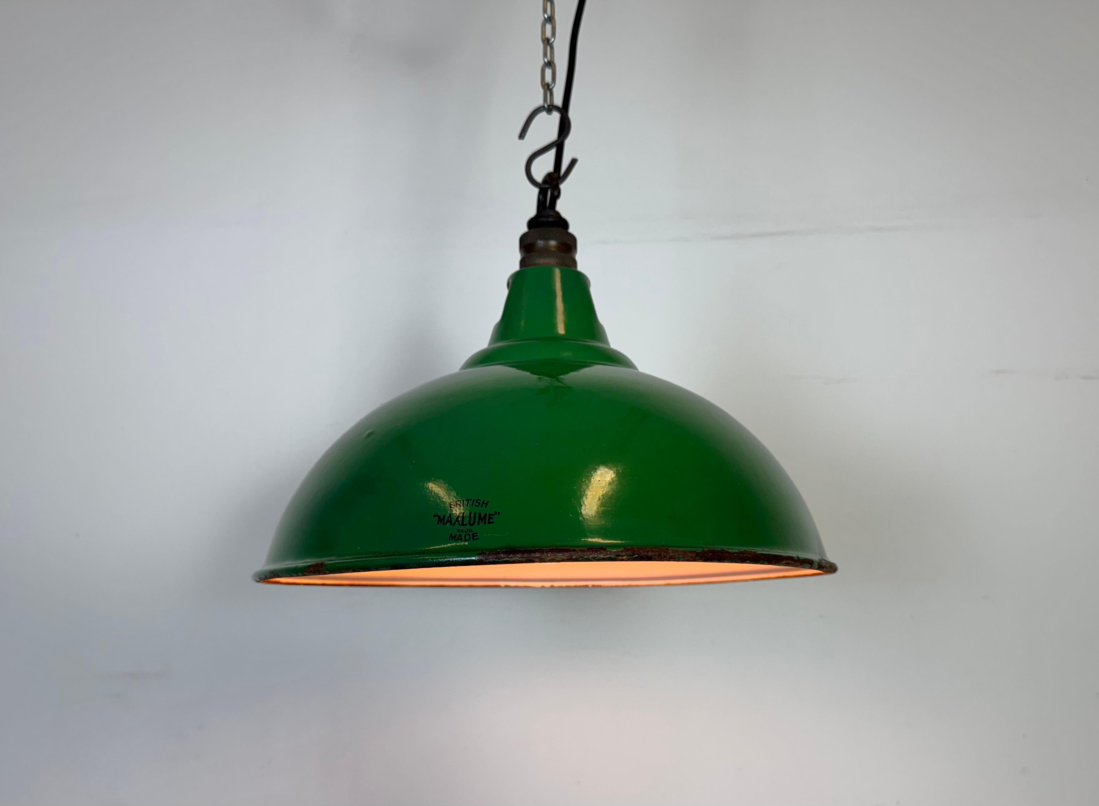 Industrial British Green Enamel Factory Pendant Lamp from Maxlume, 1960s For Sale 8