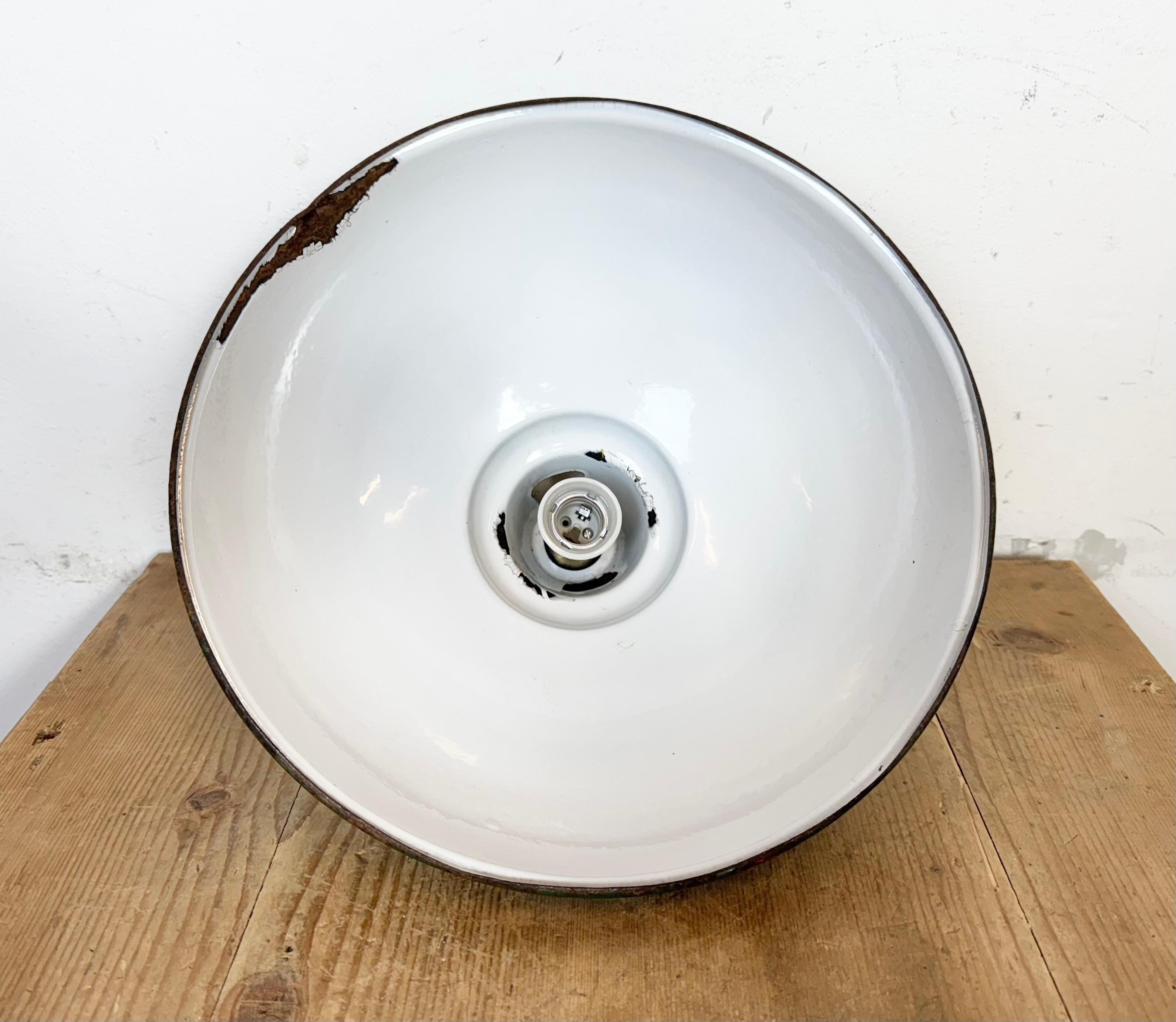 Industrial British Green Enamel Factory Pendant Lamp from Maxlume, 1960s For Sale 16