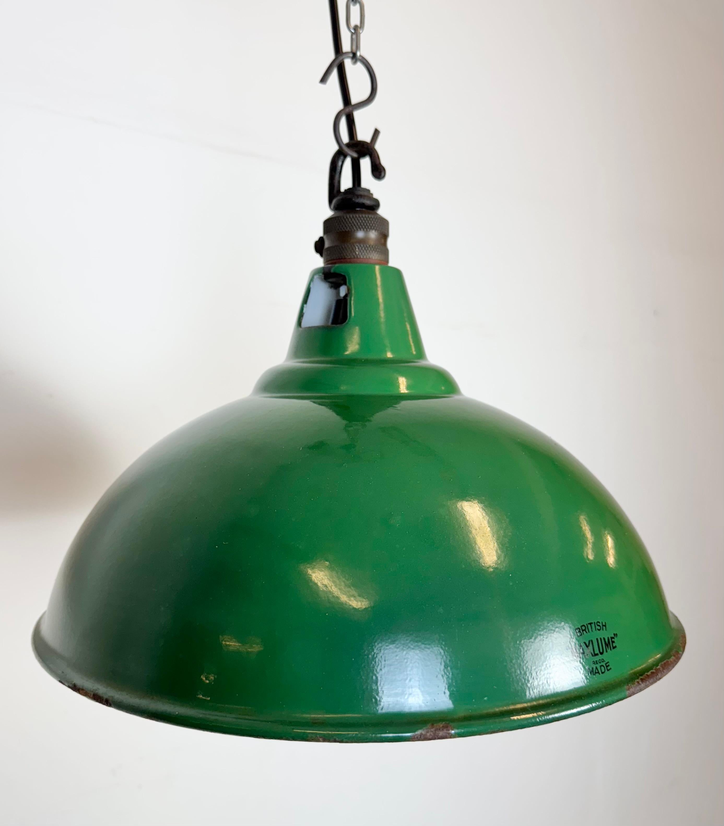 Industrial British Green Enamel Factory Pendant Lamp from Maxlume, 1960s For Sale 2