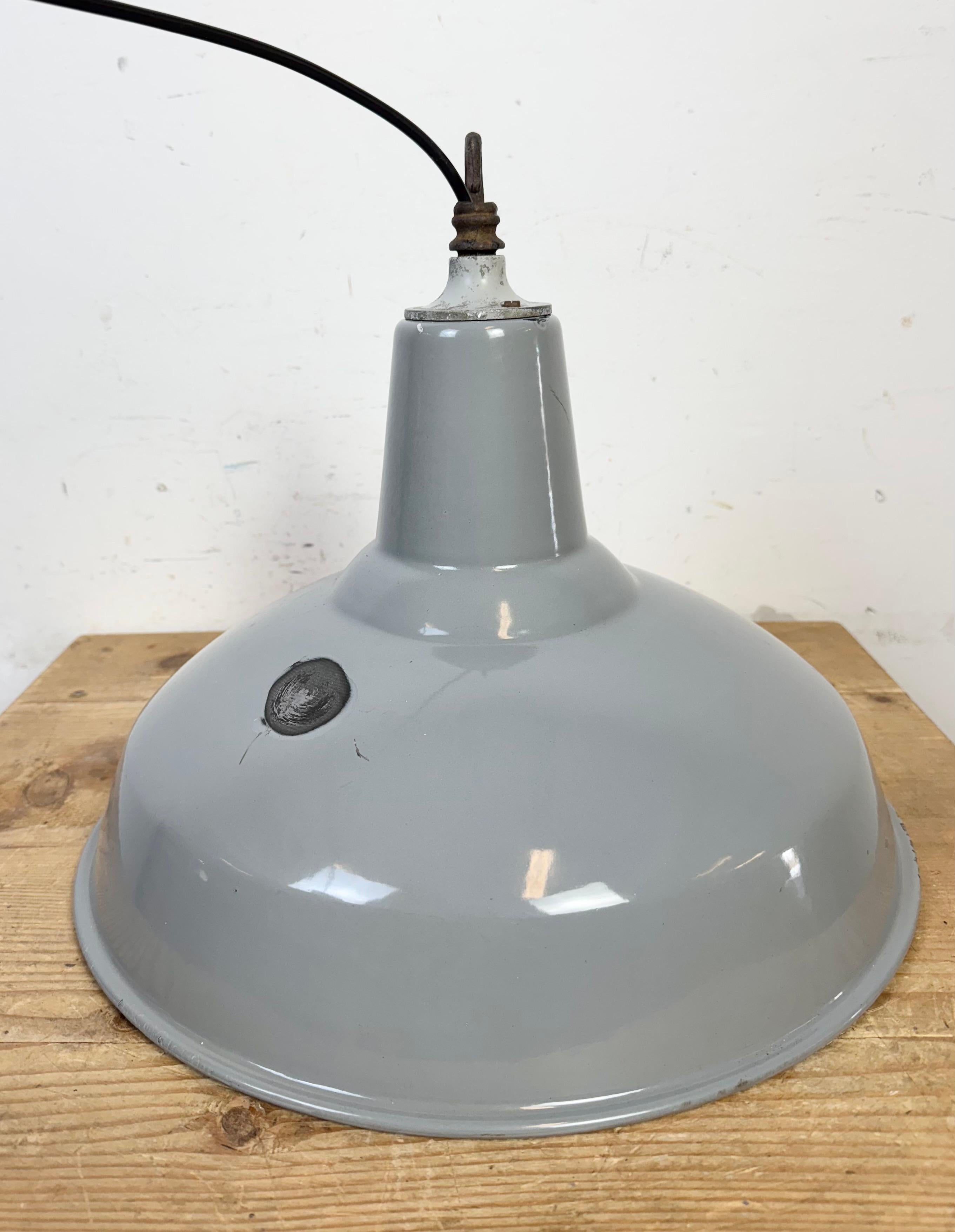 Industrial British Grey Enamel Factory Pendant Lamp, 1960s For Sale 11