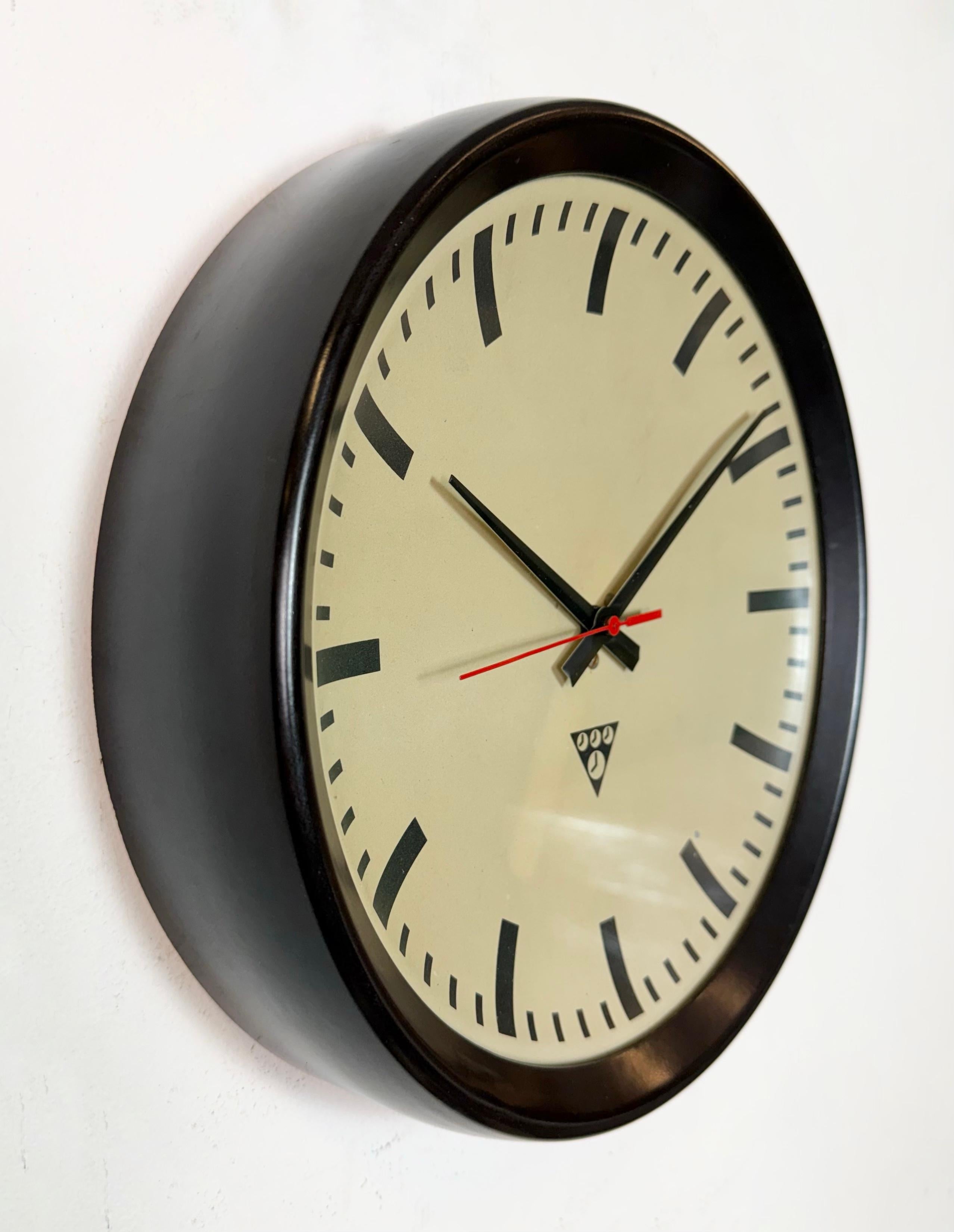 20th Century Industrial Brown Bakelite Factory Wall Clock from Pragotron, 1960s For Sale