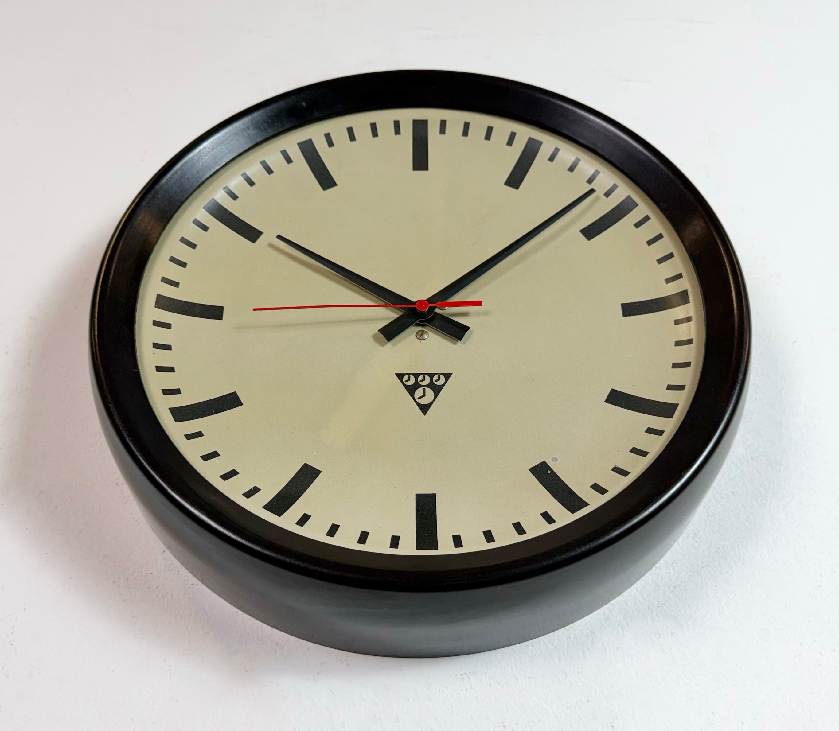 Industrial Brown Bakelite Factory Wall Clock from Pragotron, 1960s For Sale 1