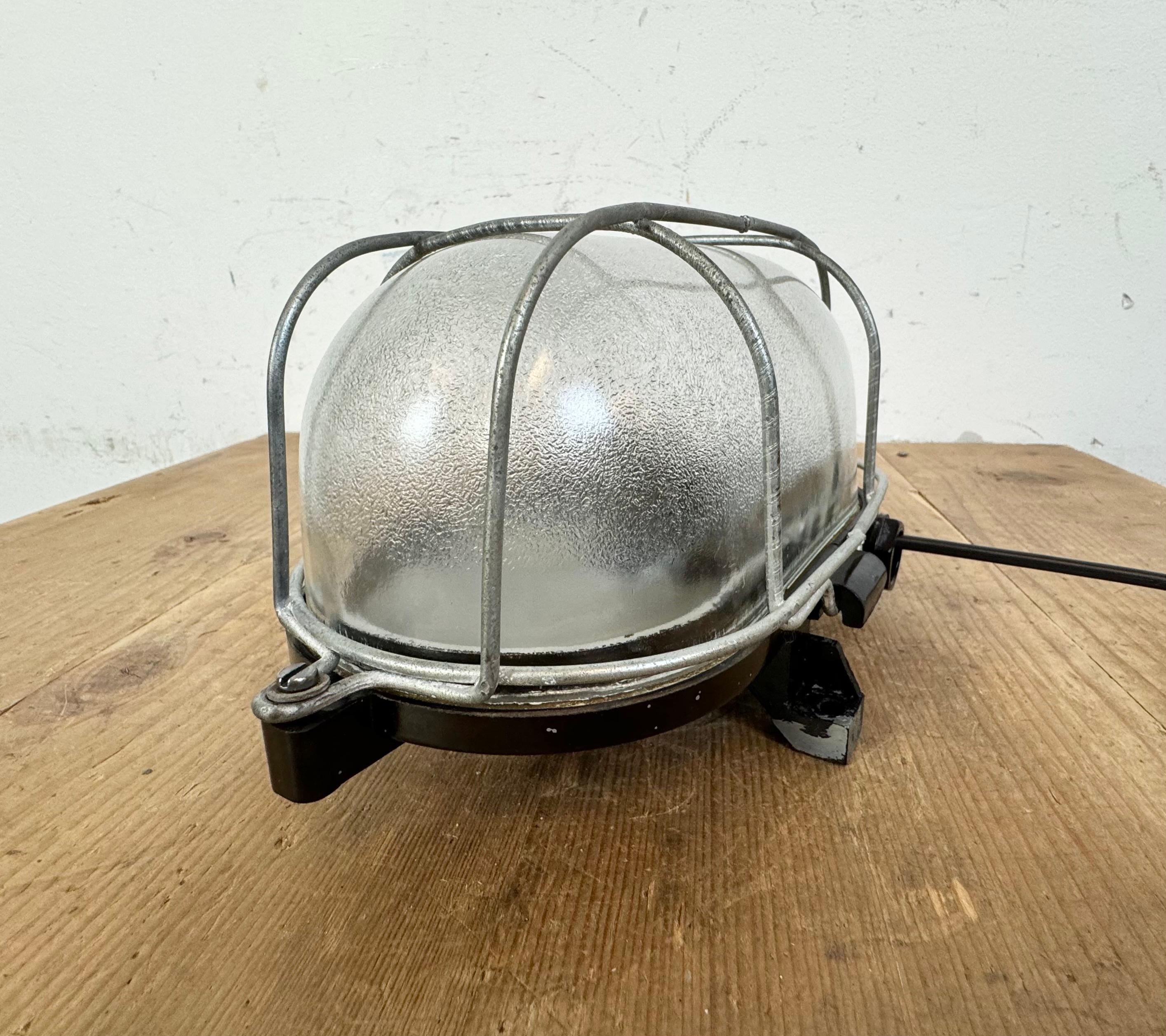 Industrial Brown Bakelite Wall Light with Frosted Glass, 1960s For Sale 5