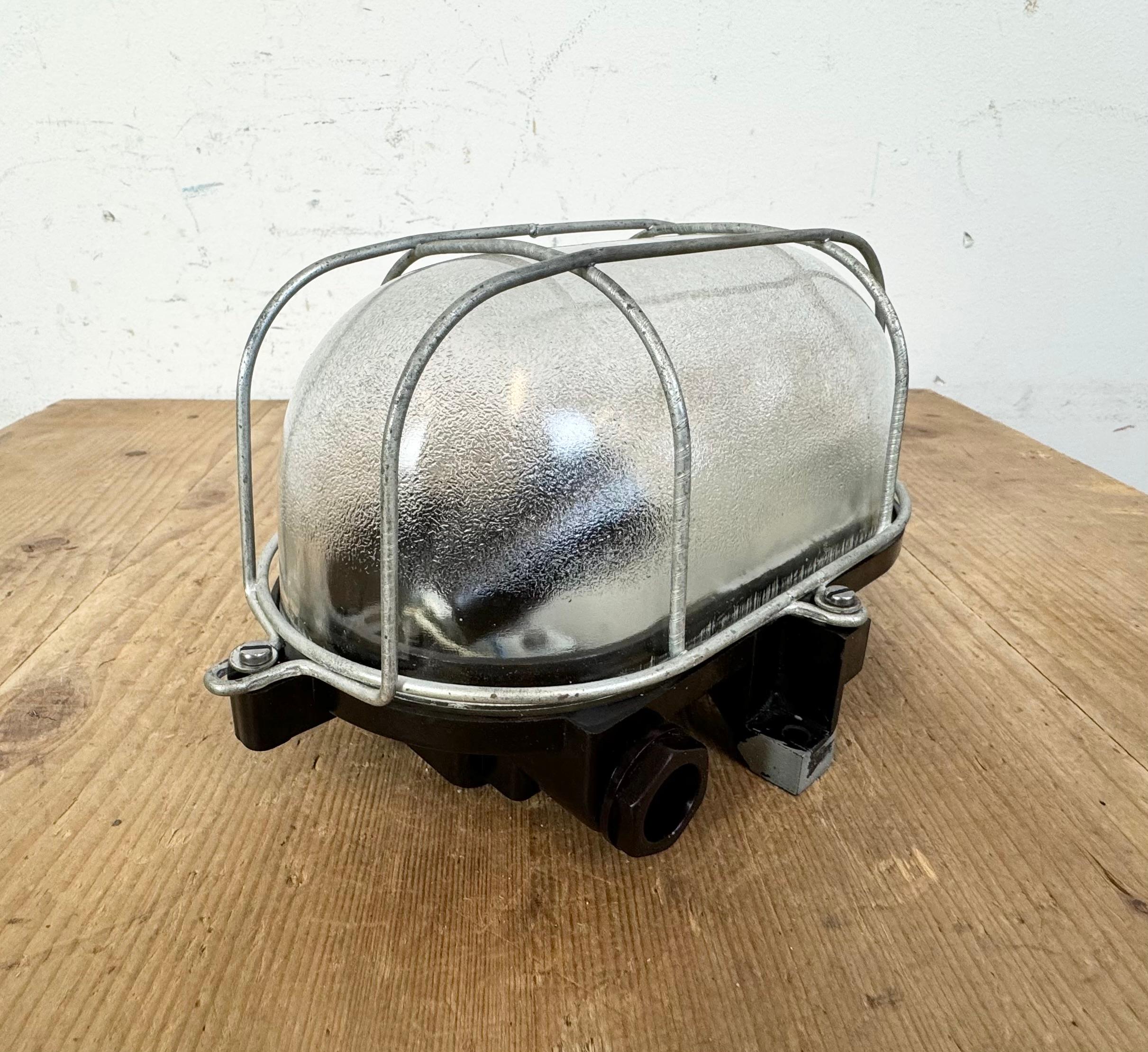 Industrial Brown Bakelite Wall Light with Frosted Glass, 1960s For Sale 6
