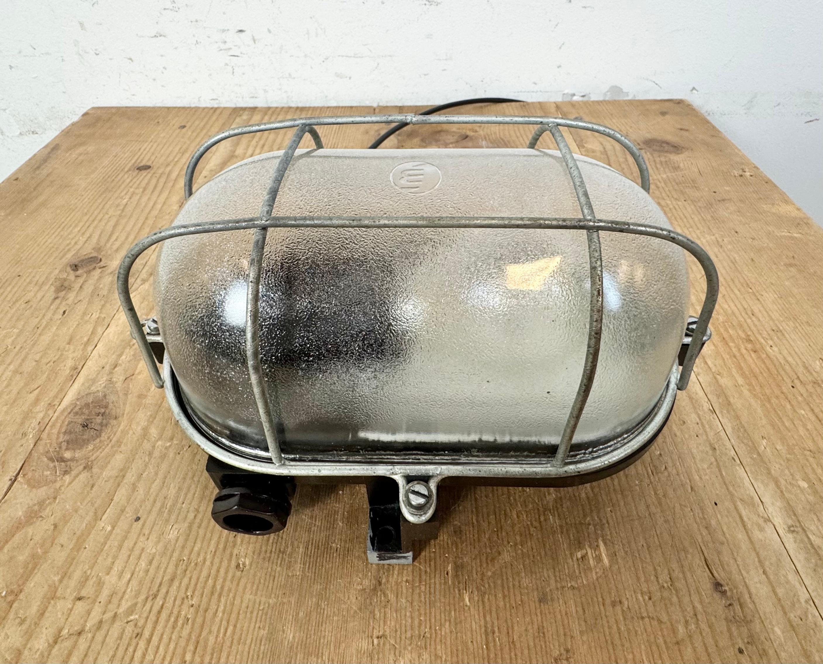 Industrial Brown Bakelite Wall Light with Frosted Glass, 1960s For Sale 8