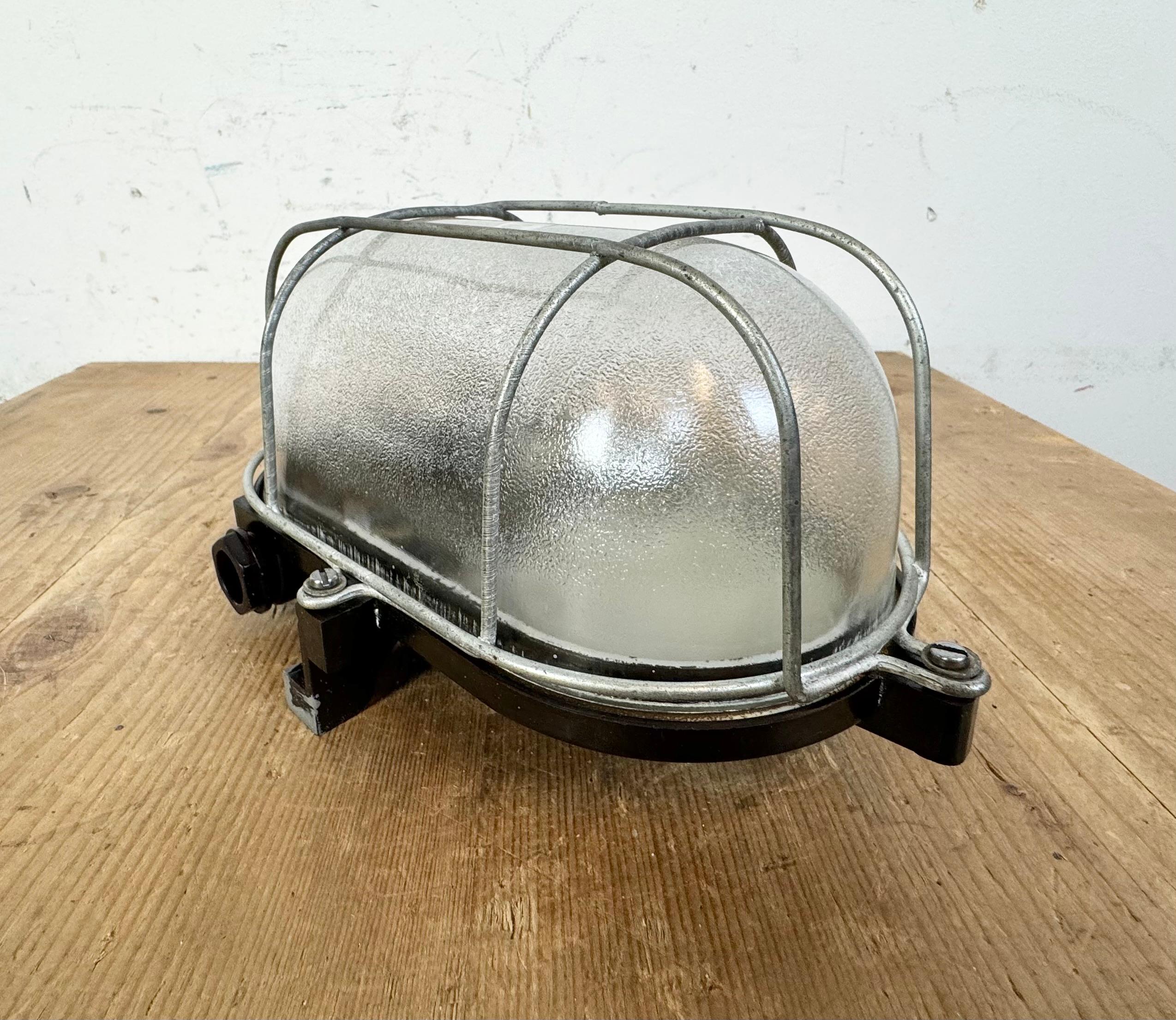 Industrial Brown Bakelite Wall Light with Frosted Glass, 1960s For Sale 3