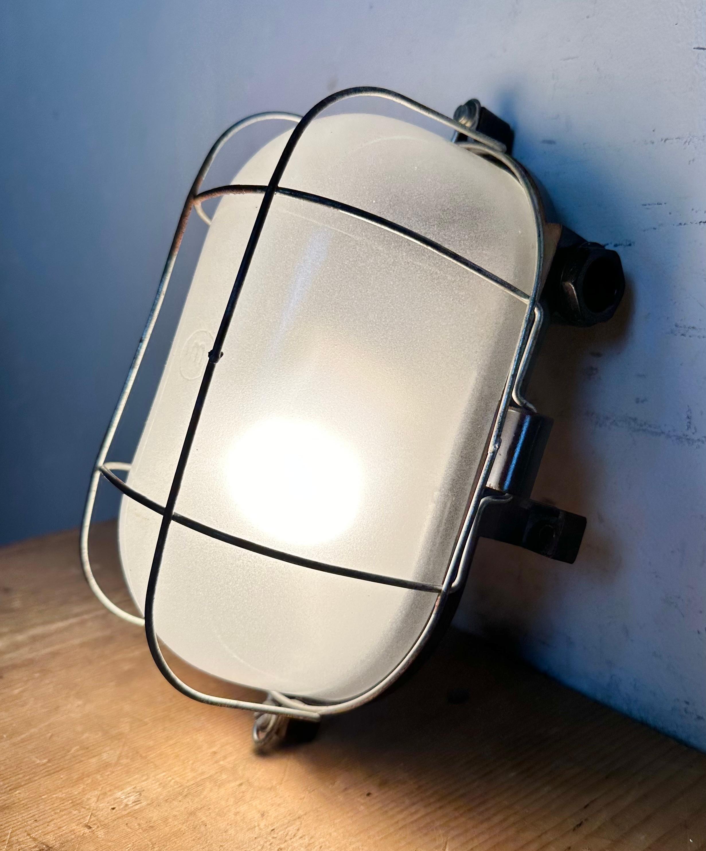 Industrial Brown Bakelite Wall Light with Milk Glass, 1960s For Sale 7