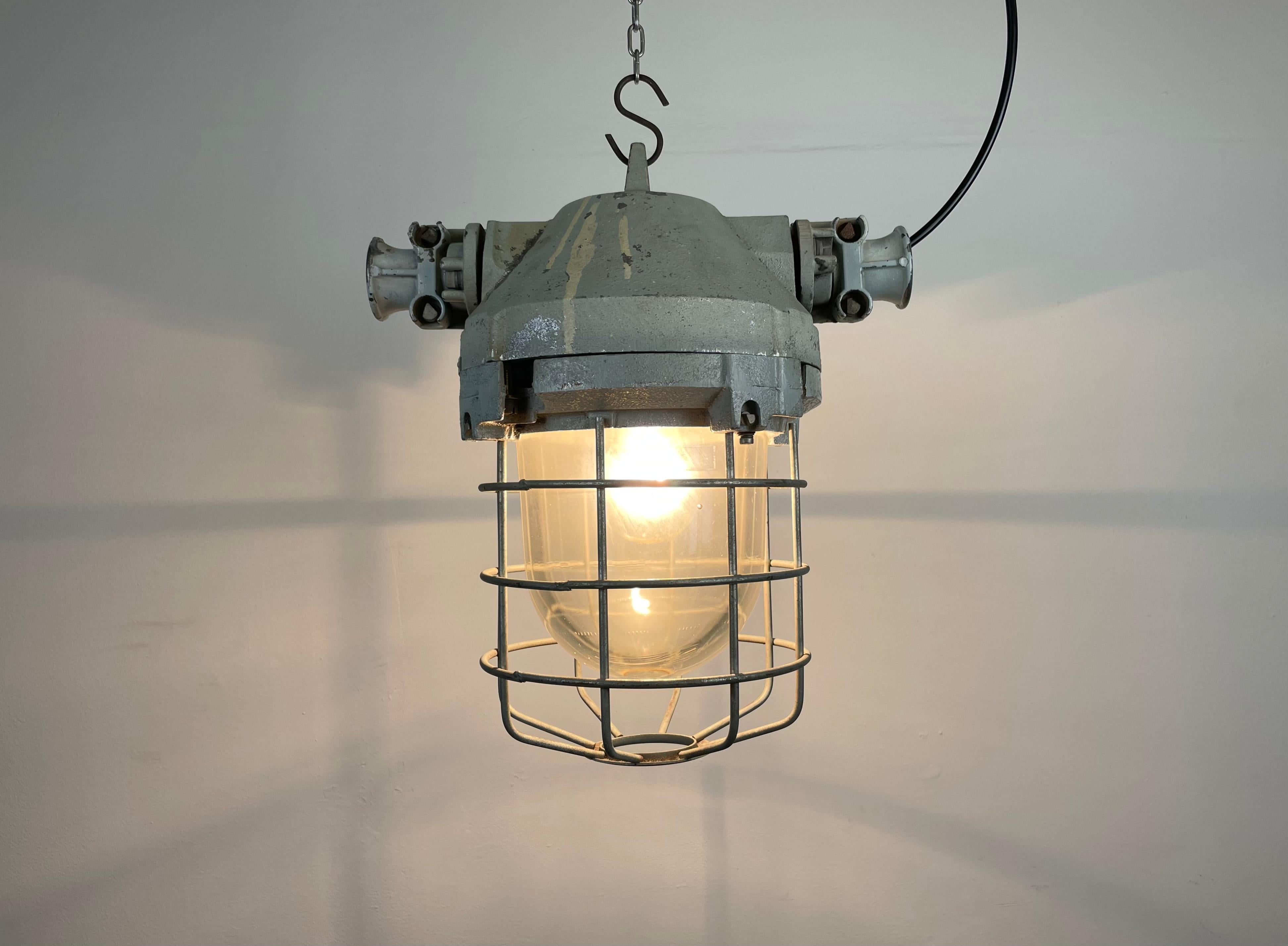 Industrial Bunker Ceiling Light with Iron Cage from Elektrosvit, 1970s For Sale 5