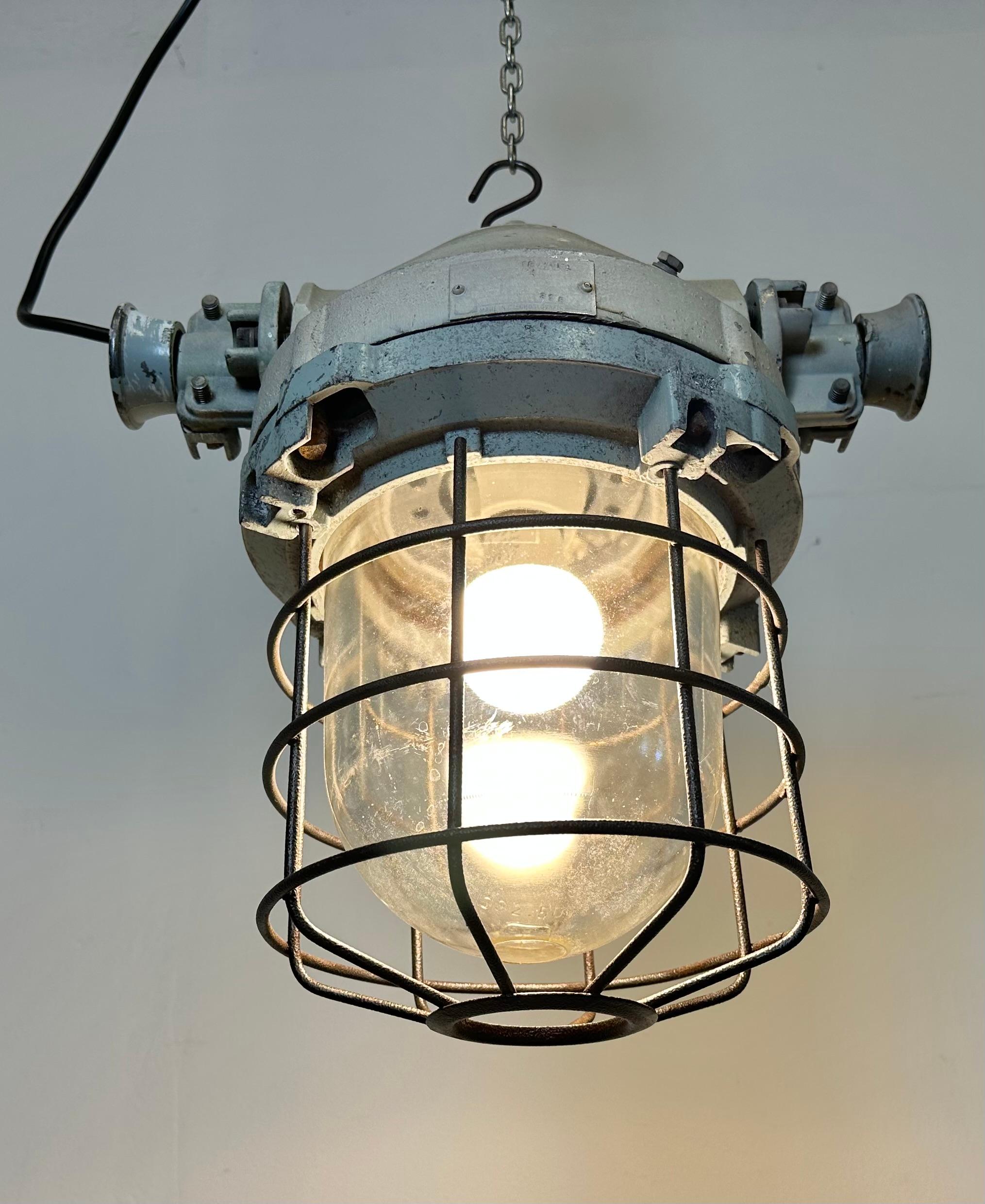 Industrial Bunker Ceiling Light with Iron Cage from Elektrosvit, 1970s For Sale 5