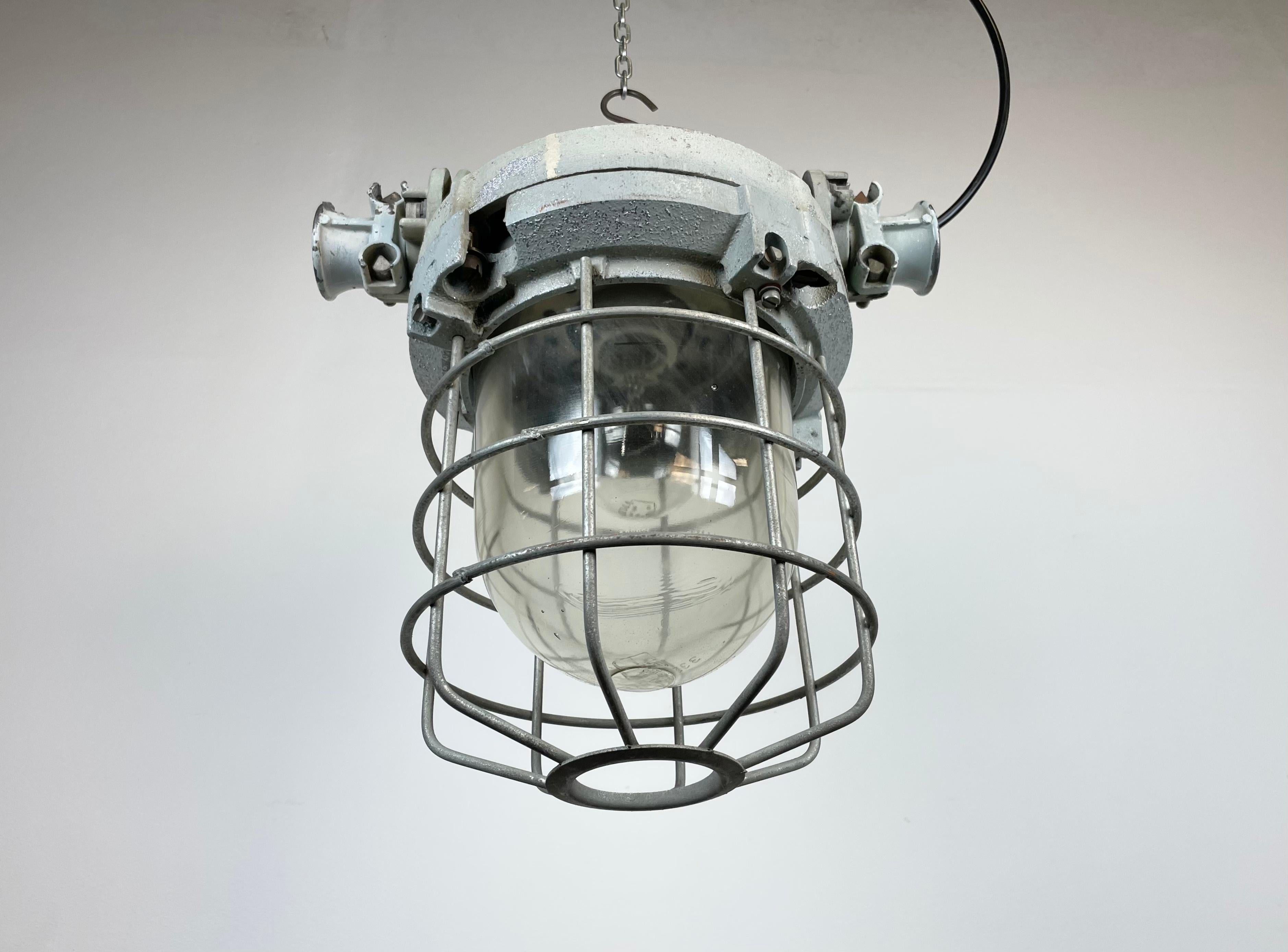 Industrial Bunker Ceiling Light with Iron Cage from Elektrosvit, 1970s For Sale 2