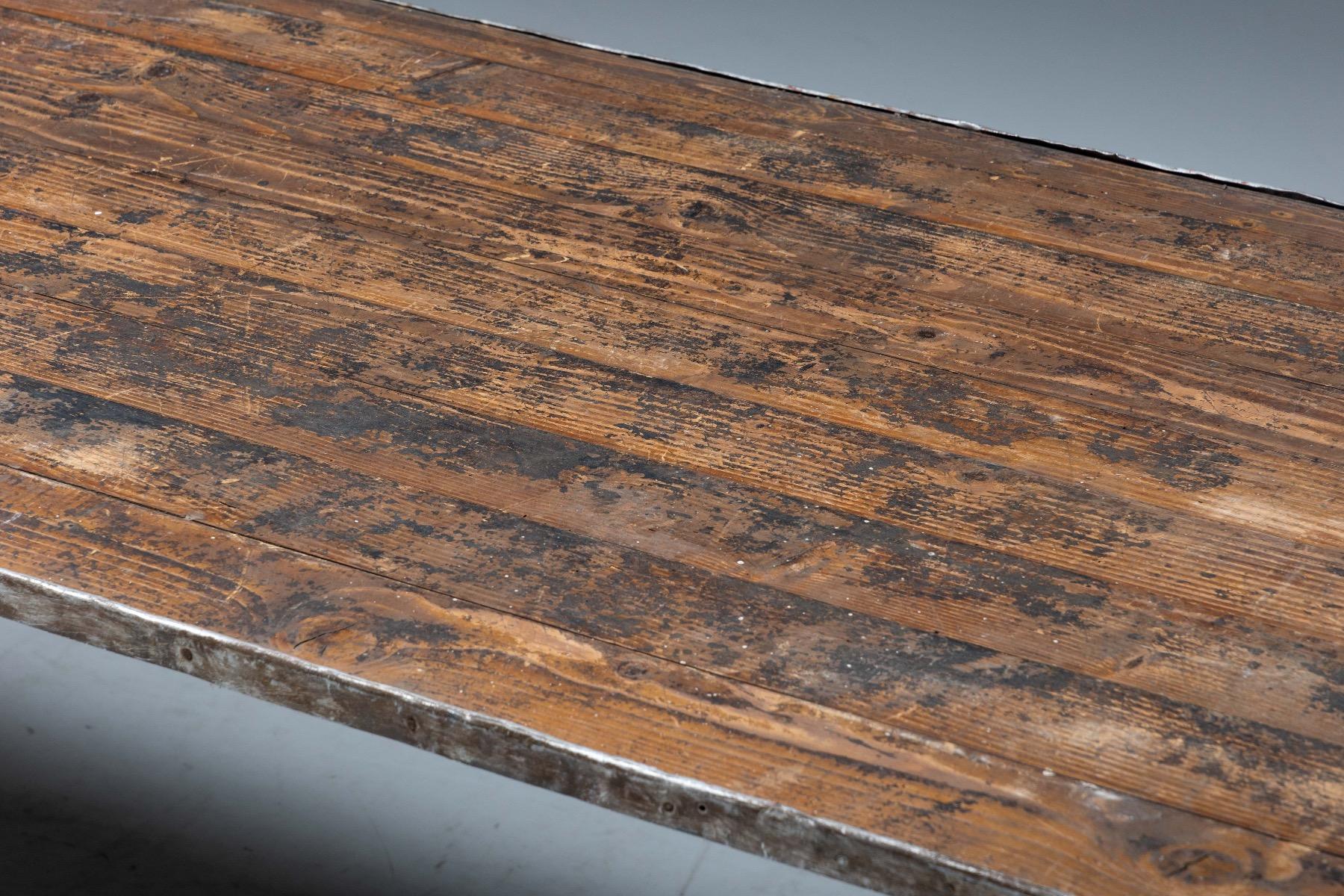 Métal Table de salle à manger industrielle, France, années 1950 en vente