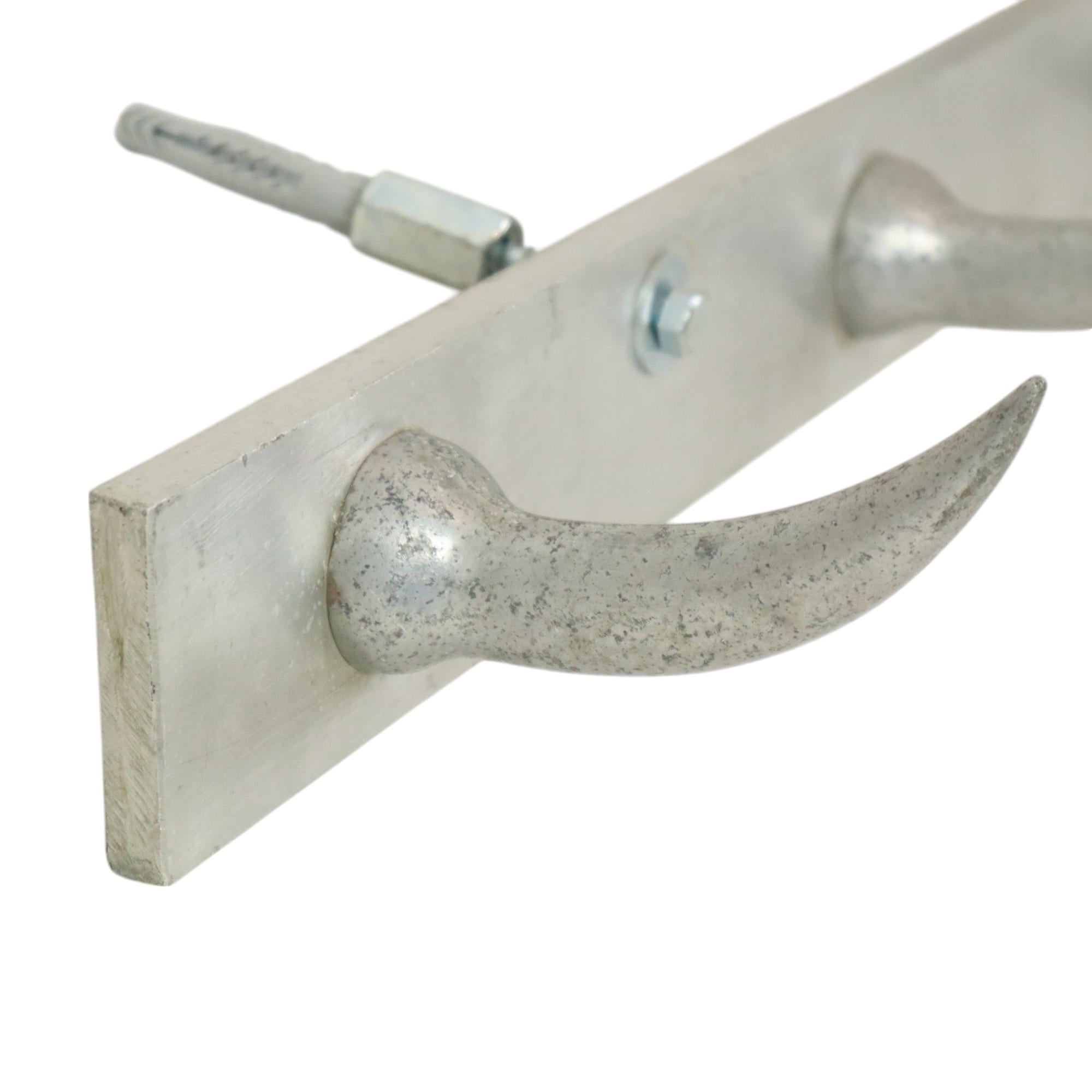 Scaffale industriale per macellai 4 ganci Wolf Teeth France In condizioni discrete in vendita a Poperinge, BE