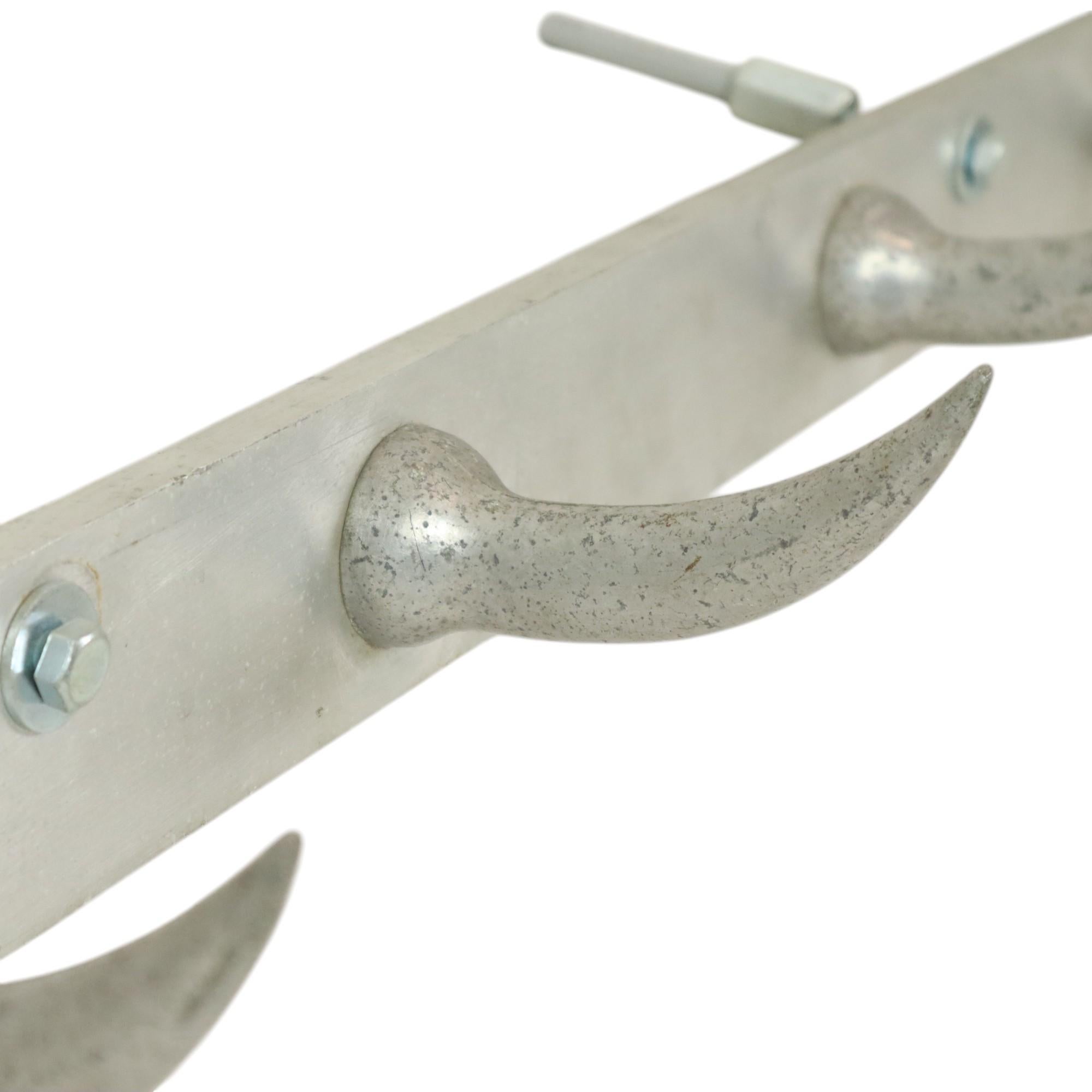 XX secolo Scaffale industriale per macellai 4 ganci Wolf Teeth France in vendita