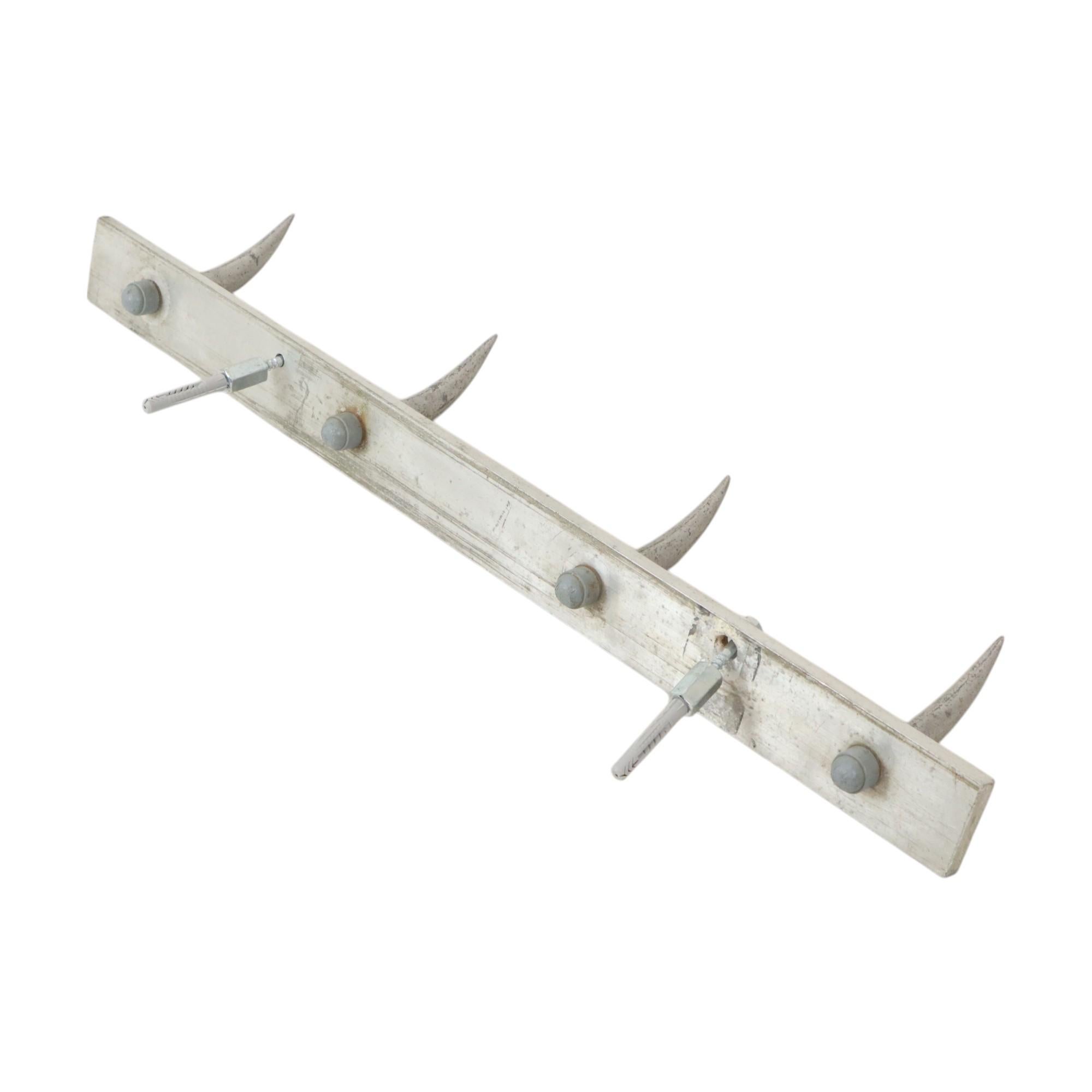 Scaffale industriale per macellai 4 ganci Wolf Teeth France in vendita 1