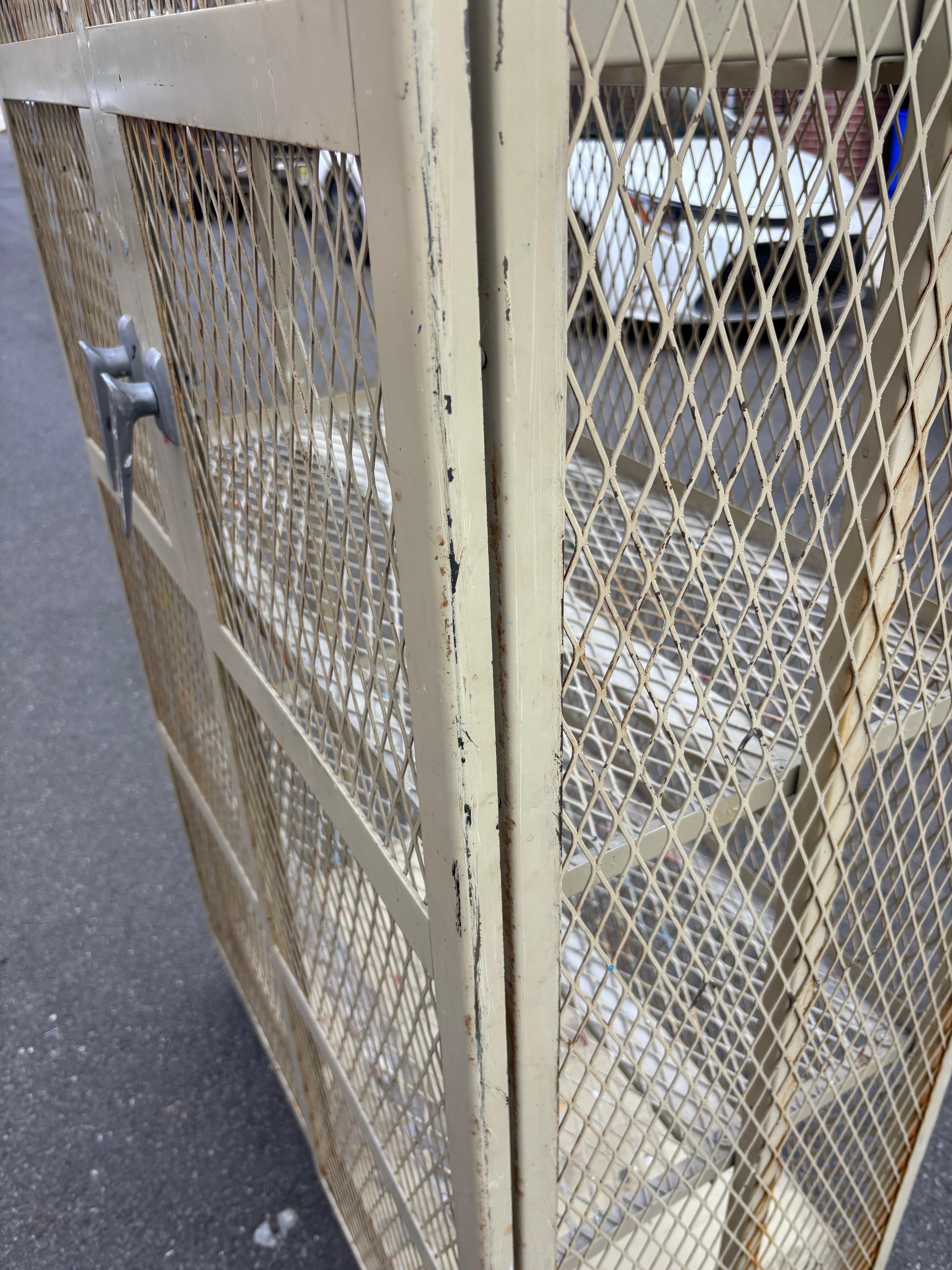 Americano Gabbia industriale con porte in vendita