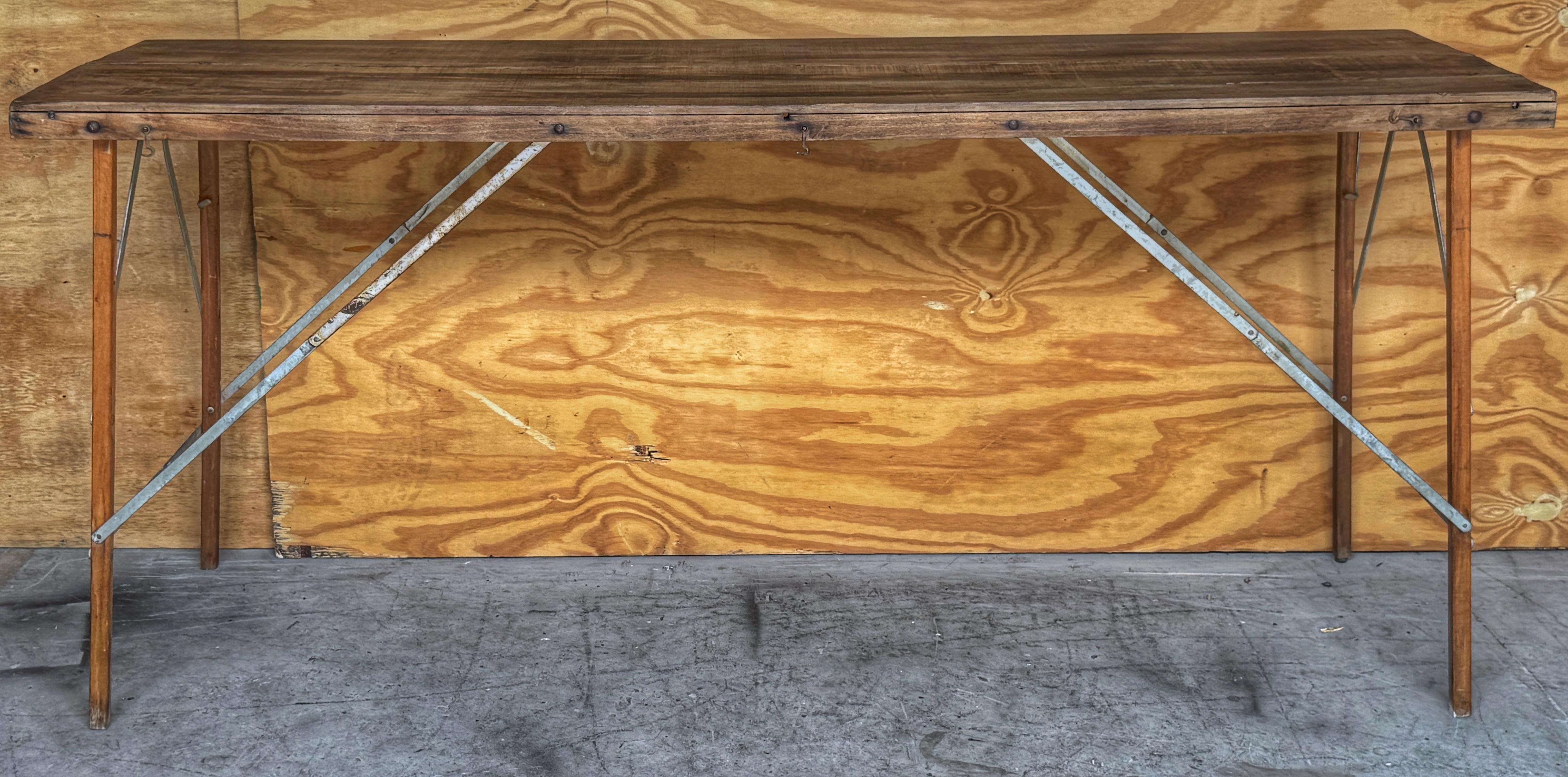 Table pliante industrielle de style Campaigner avec renforts en fer, France, vers 1900 en vente 2