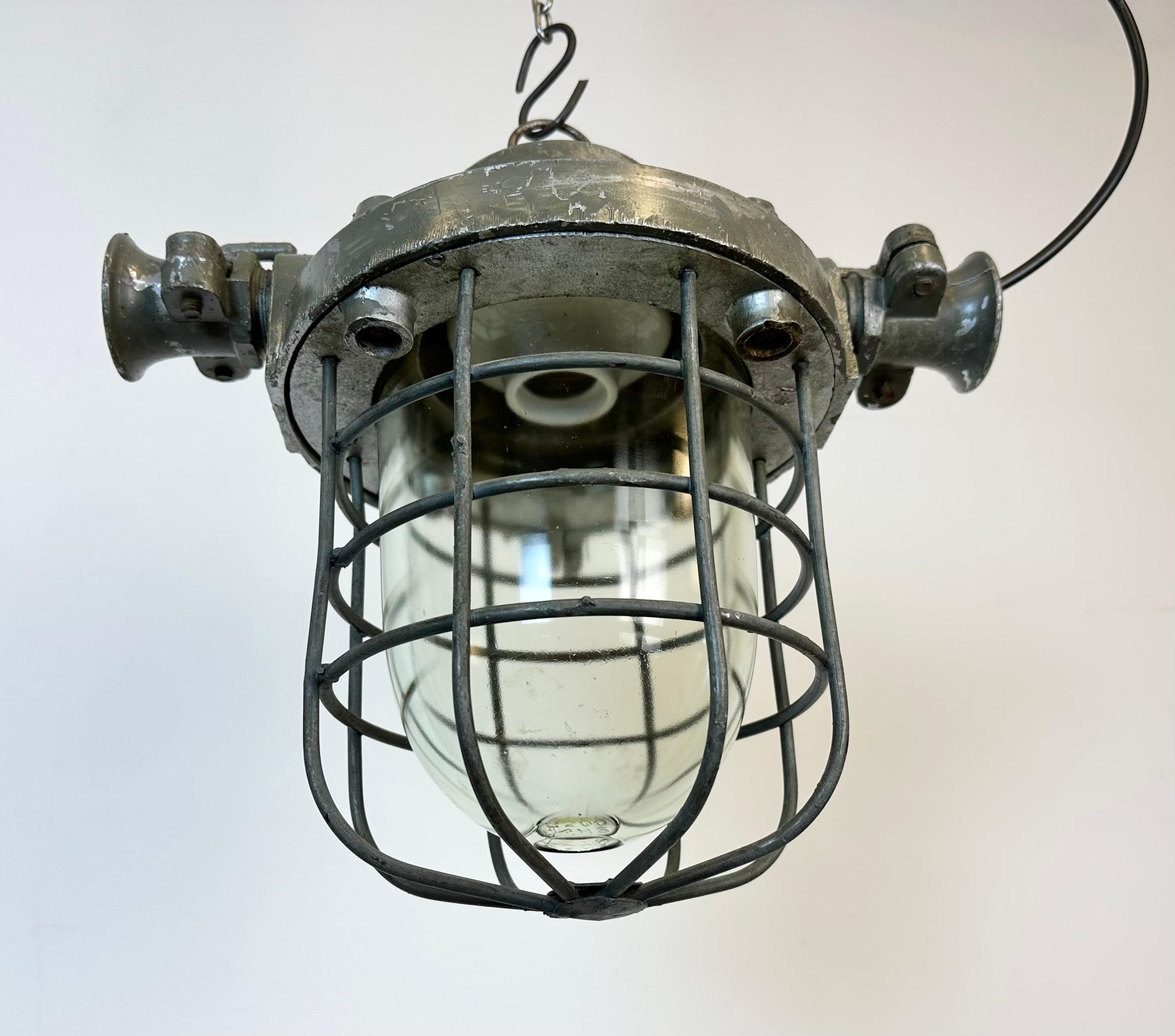 Industrial Cast Aluminium Cage Pendant Light, 1960s For Sale 6