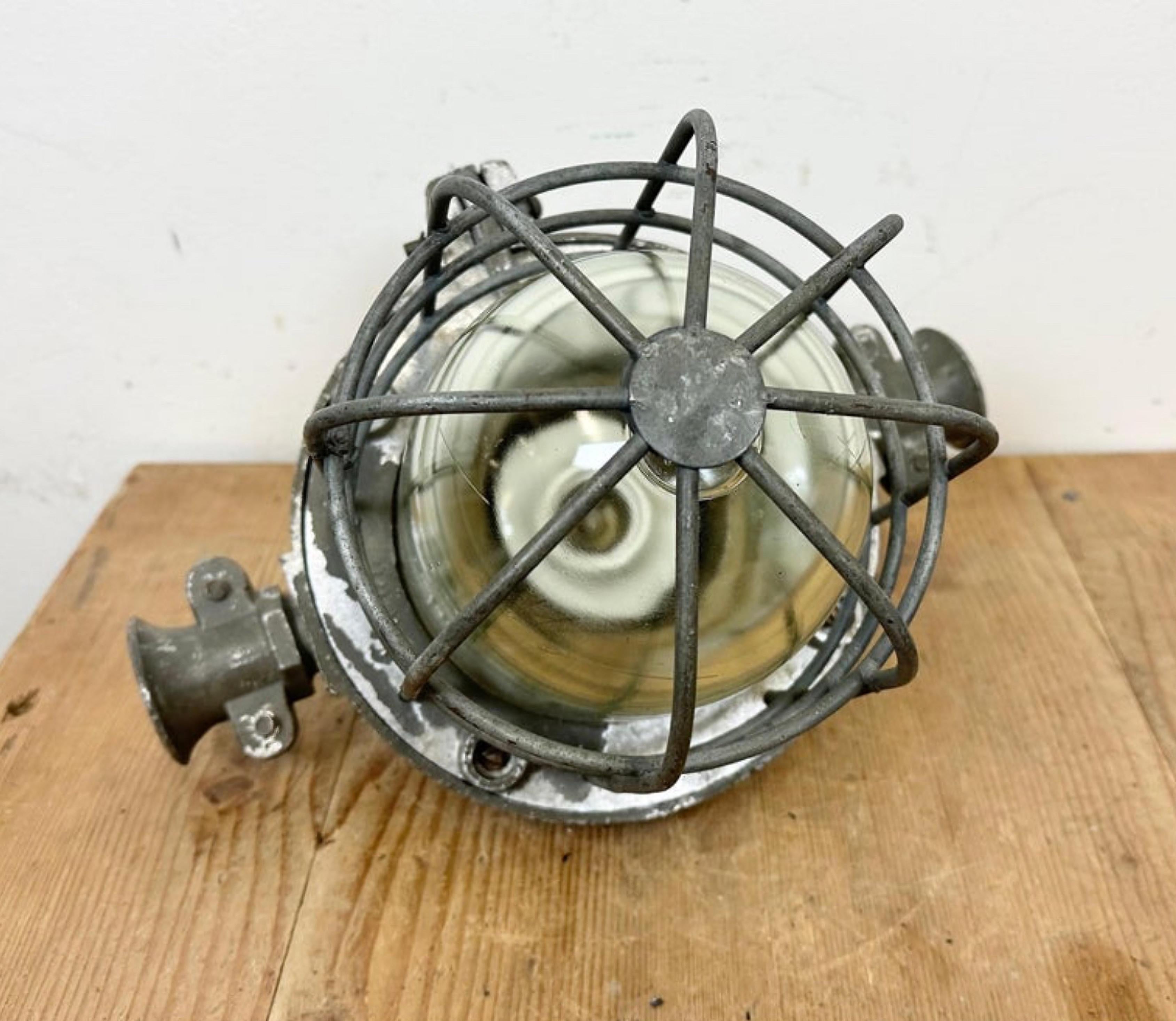 Industrial Cast Aluminium Cage Pendant Light, 1960s For Sale 12